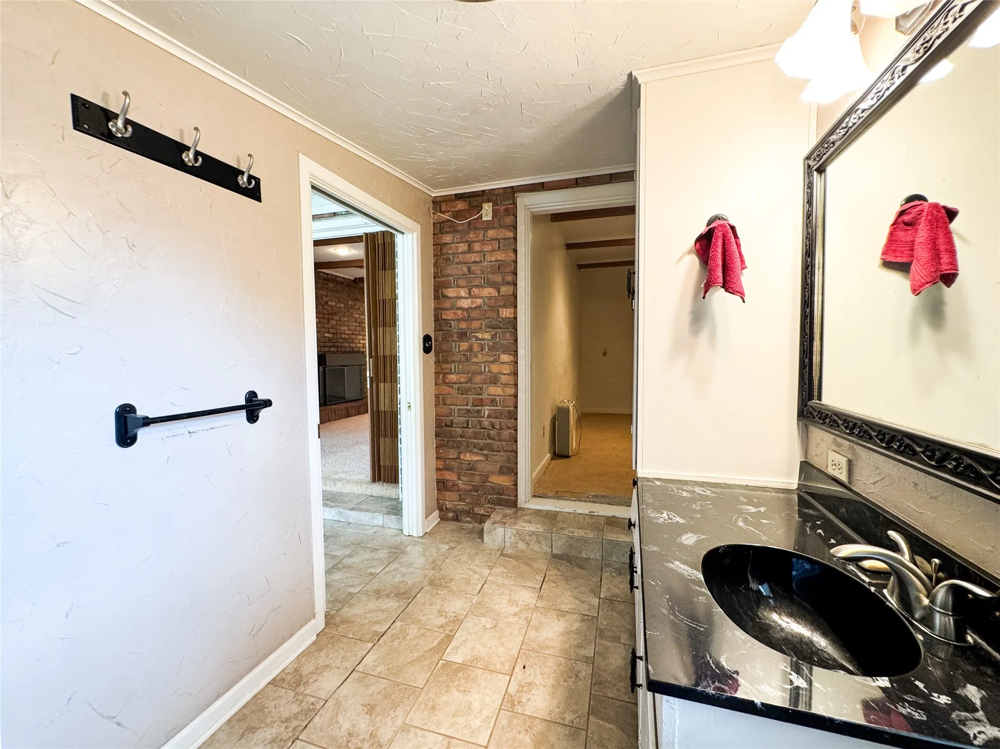 Single Family Residence For Sale in Haskell County , 1601 N Avenue F, Haskell, Texas 79521, 5 Bedroom, 4 Bathroom, 3 Garage spaces, 3,366 Sqft, built in 1958, mls#21362694, Real Estate Agent in Haskell, Homes For Sale in Haskell county, Homes For Sale in Haskell, Realtor in Haskell Texas, Real Estate Brokerage Independent Realty Texas, Luminita Cordes Realtor