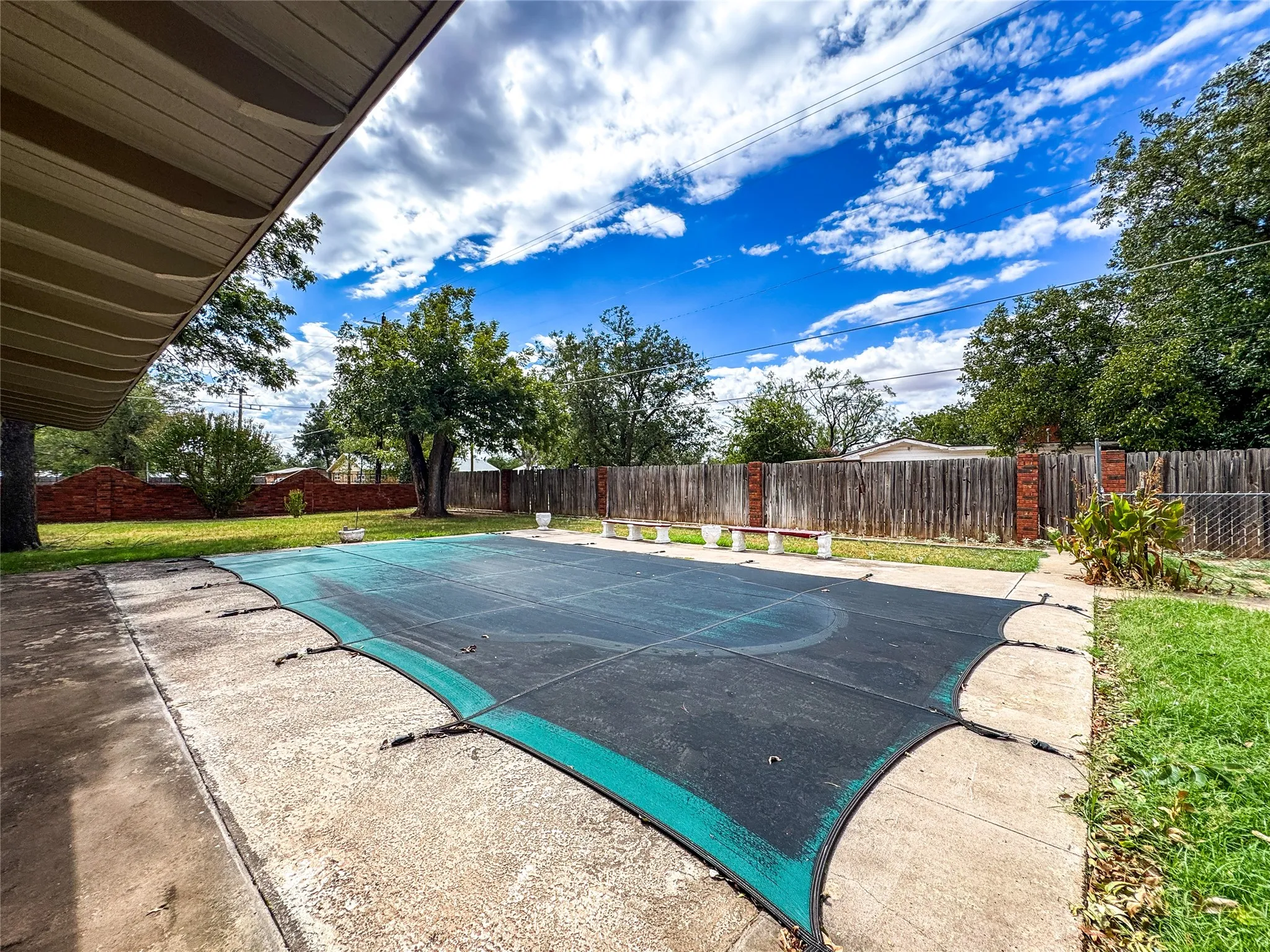 Single Family Residence For Sale in Haskell County , 1601 N Avenue F, Haskell, Texas 79521, 5 Bedroom, 4 Bathroom, 3 Garage spaces, 3,366 Sqft, built in 1958, mls#21362694, Real Estate Agent in Haskell, Homes For Sale in Haskell county, Homes For Sale in Haskell, Realtor in Haskell Texas, Real Estate Brokerage Independent Realty Texas, Luminita Cordes Realtor