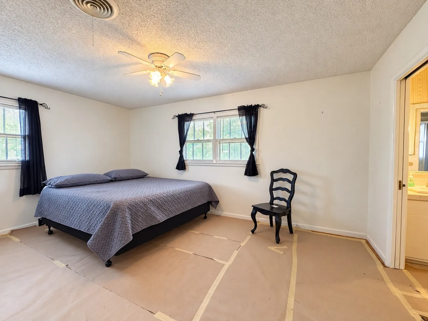 Single Family Residence For Sale in Haskell County , 1601 N Avenue F, Haskell, Texas 79521, 5 Bedroom, 4 Bathroom, 3 Garage spaces, 3,366 Sqft, built in 1958, mls#21362694, Real Estate Agent in Haskell, Homes For Sale in Haskell county, Homes For Sale in Haskell, Realtor in Haskell Texas, Real Estate Brokerage Independent Realty Texas, Luminita Cordes Realtor