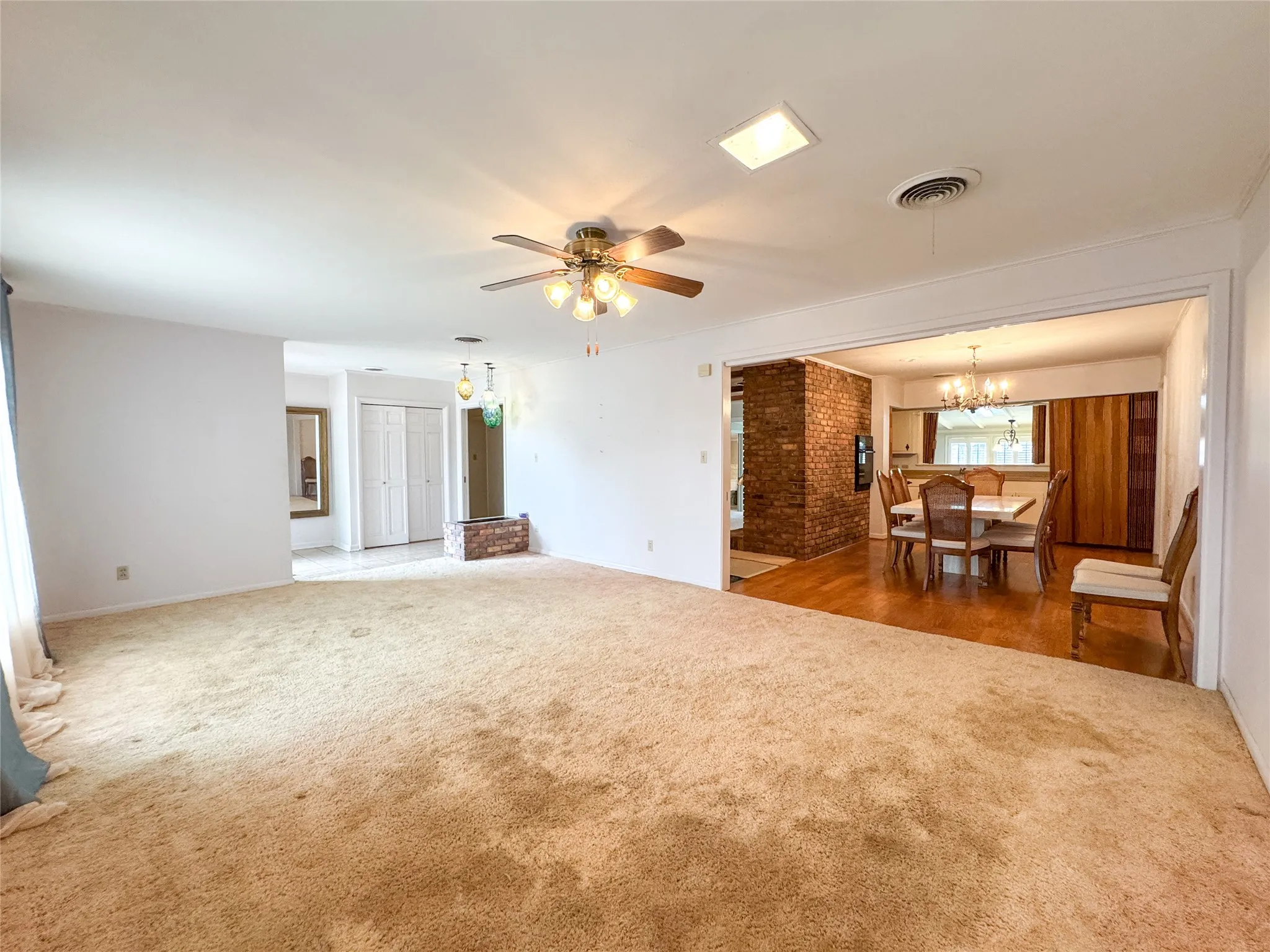 Single Family Residence For Sale in Haskell County , 1601 N Avenue F, Haskell, Texas 79521, 5 Bedroom, 4 Bathroom, 3 Garage spaces, 3,366 Sqft, built in 1958, mls#21362694, Real Estate Agent in Haskell, Homes For Sale in Haskell county, Homes For Sale in Haskell, Realtor in Haskell Texas, Real Estate Brokerage Independent Realty Texas, Luminita Cordes Realtor