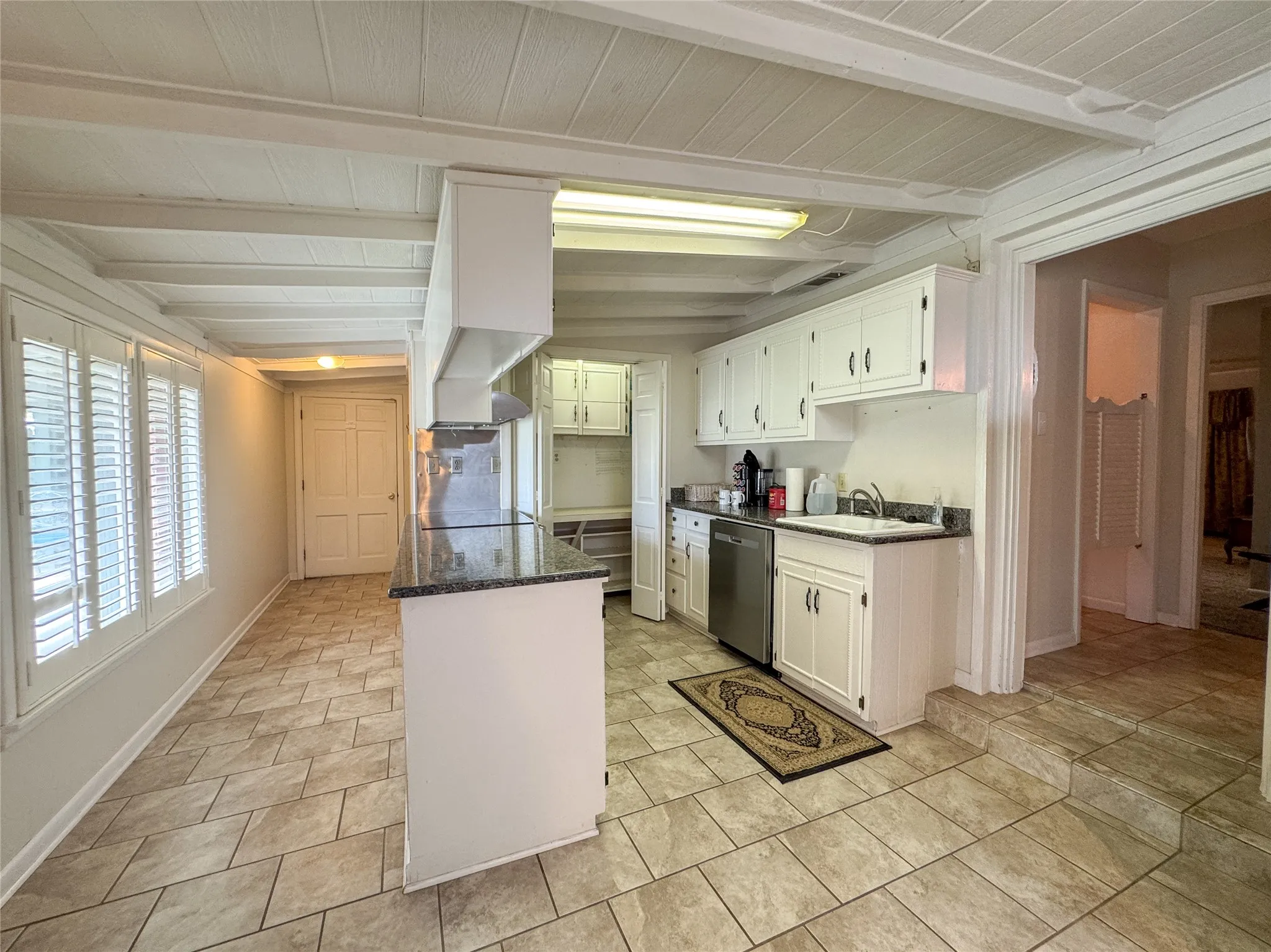 Single Family Residence For Sale in Haskell County , 1601 N Avenue F, Haskell, Texas 79521, 5 Bedroom, 4 Bathroom, 3 Garage spaces, 3,366 Sqft, built in 1958, mls#21362694, Real Estate Agent in Haskell, Homes For Sale in Haskell county, Homes For Sale in Haskell, Realtor in Haskell Texas, Real Estate Brokerage Independent Realty Texas, Luminita Cordes Realtor