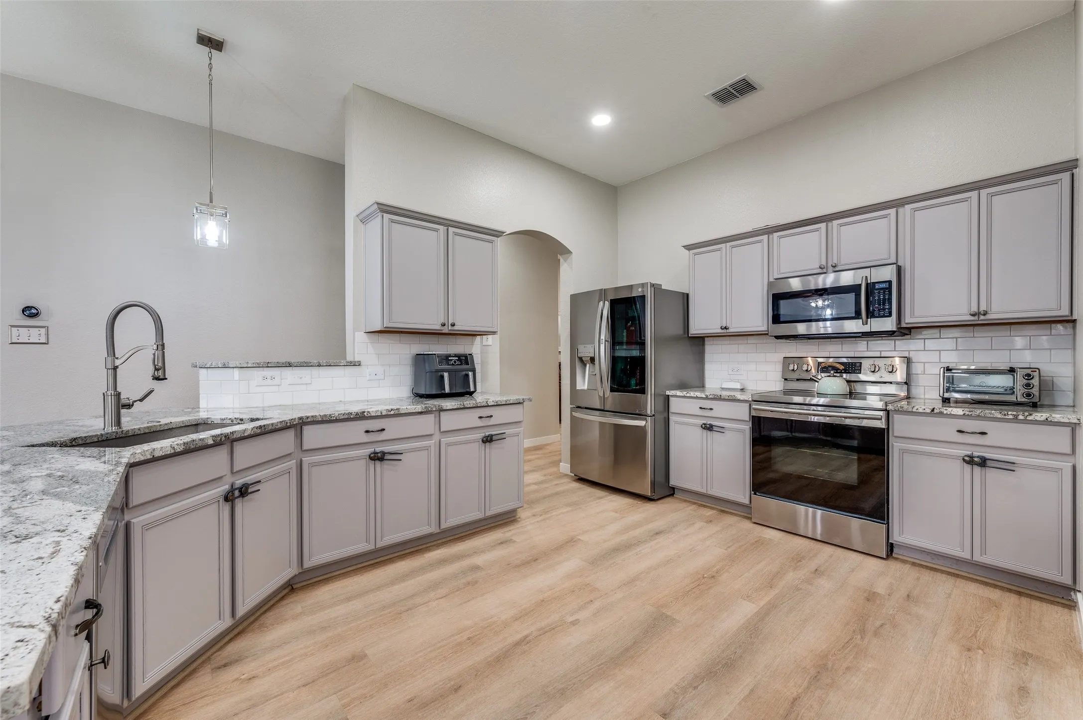 Single Family Residence For Sale in Collin County , 2820 Saddlebred Trail, Celina, Texas 75009, 4 Bedroom, 2 Bathroom, 2 Garage spaces, 1,941 Sqft, built in 2004, mls#21403560, Real Estate Agent in Celina, Homes For Sale in Collin county, Homes For Sale in Celina, Realtor in Celina Texas, Real Estate Brokerage Independent Realty Texas, Luminita Cordes Realtor