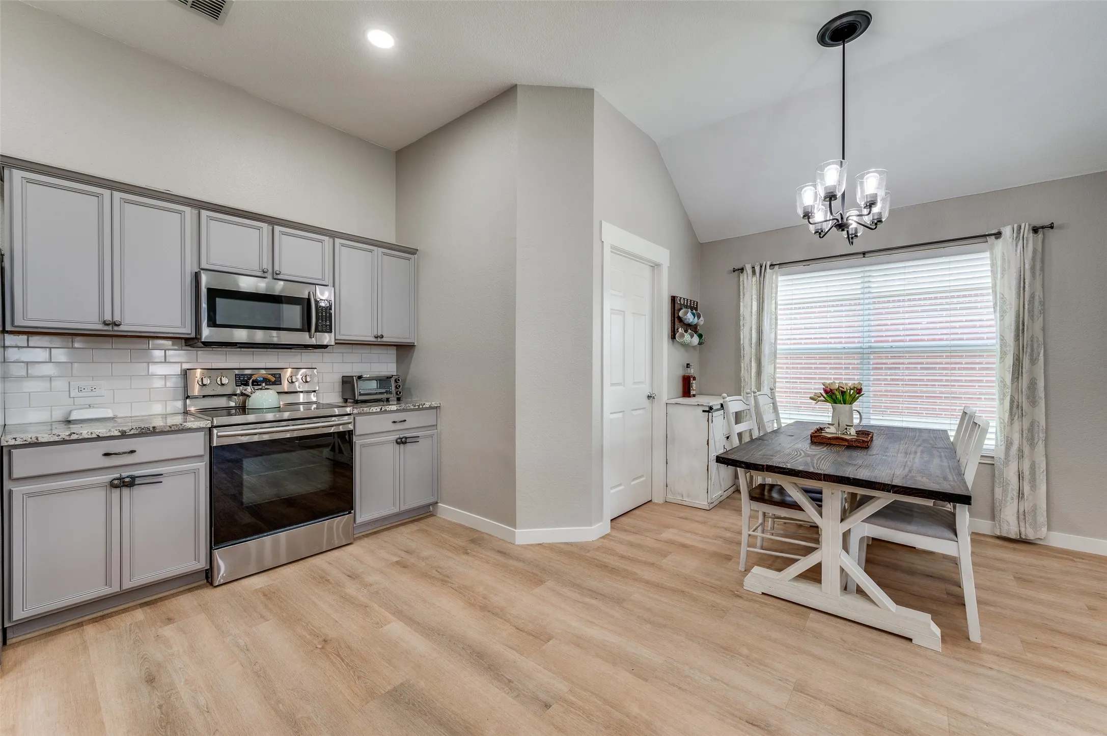 Single Family Residence For Sale in Collin County , 2820 Saddlebred Trail, Celina, Texas 75009, 4 Bedroom, 2 Bathroom, 2 Garage spaces, 1,941 Sqft, built in 2004, mls#21403560, Real Estate Agent in Celina, Homes For Sale in Collin county, Homes For Sale in Celina, Realtor in Celina Texas, Real Estate Brokerage Independent Realty Texas, Luminita Cordes Realtor