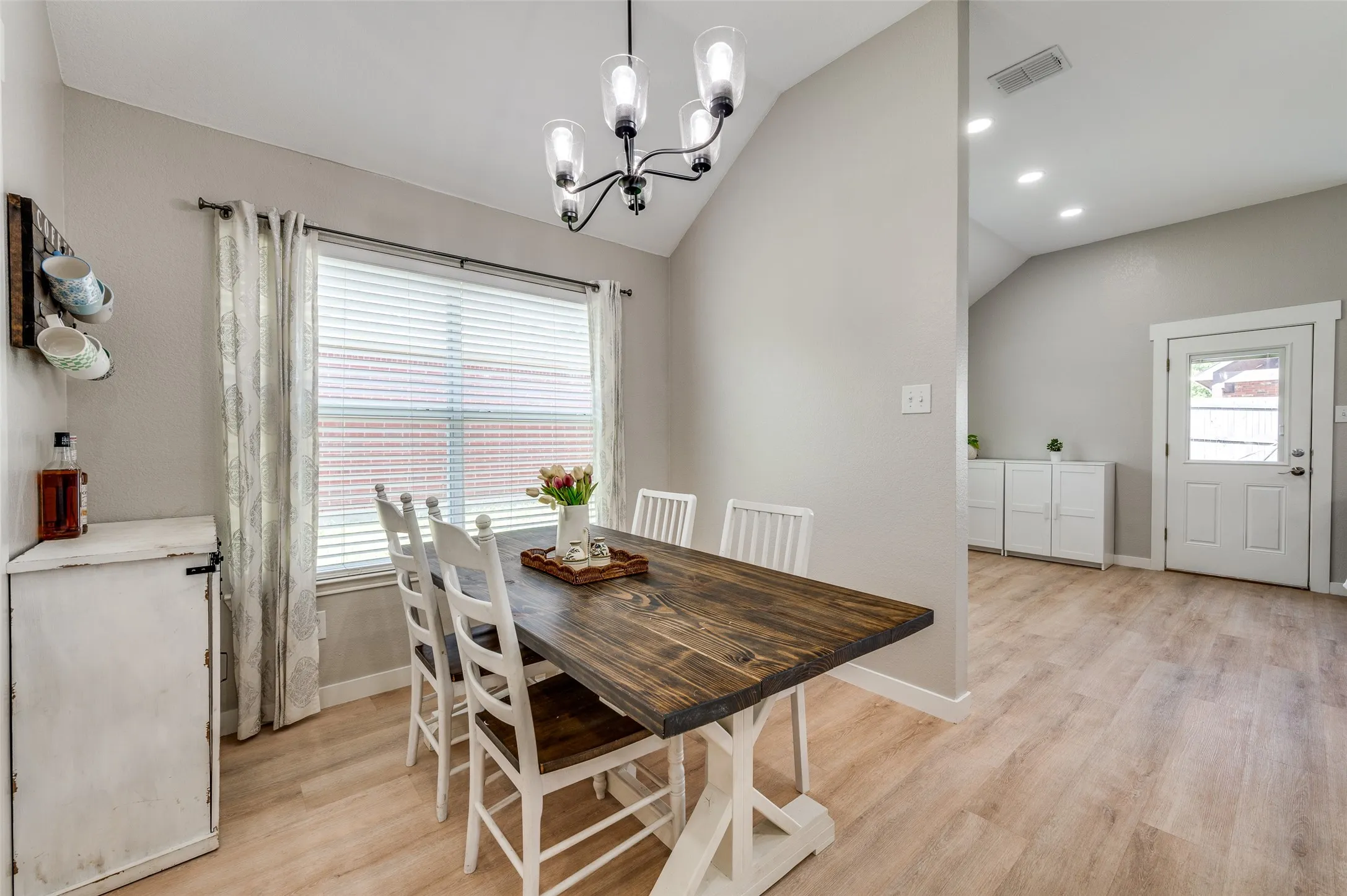 Single Family Residence For Sale in Collin County , 2820 Saddlebred Trail, Celina, Texas 75009, 4 Bedroom, 2 Bathroom, 2 Garage spaces, 1,941 Sqft, built in 2004, mls#21403560, Real Estate Agent in Celina, Homes For Sale in Collin county, Homes For Sale in Celina, Realtor in Celina Texas, Real Estate Brokerage Independent Realty Texas, Luminita Cordes Realtor