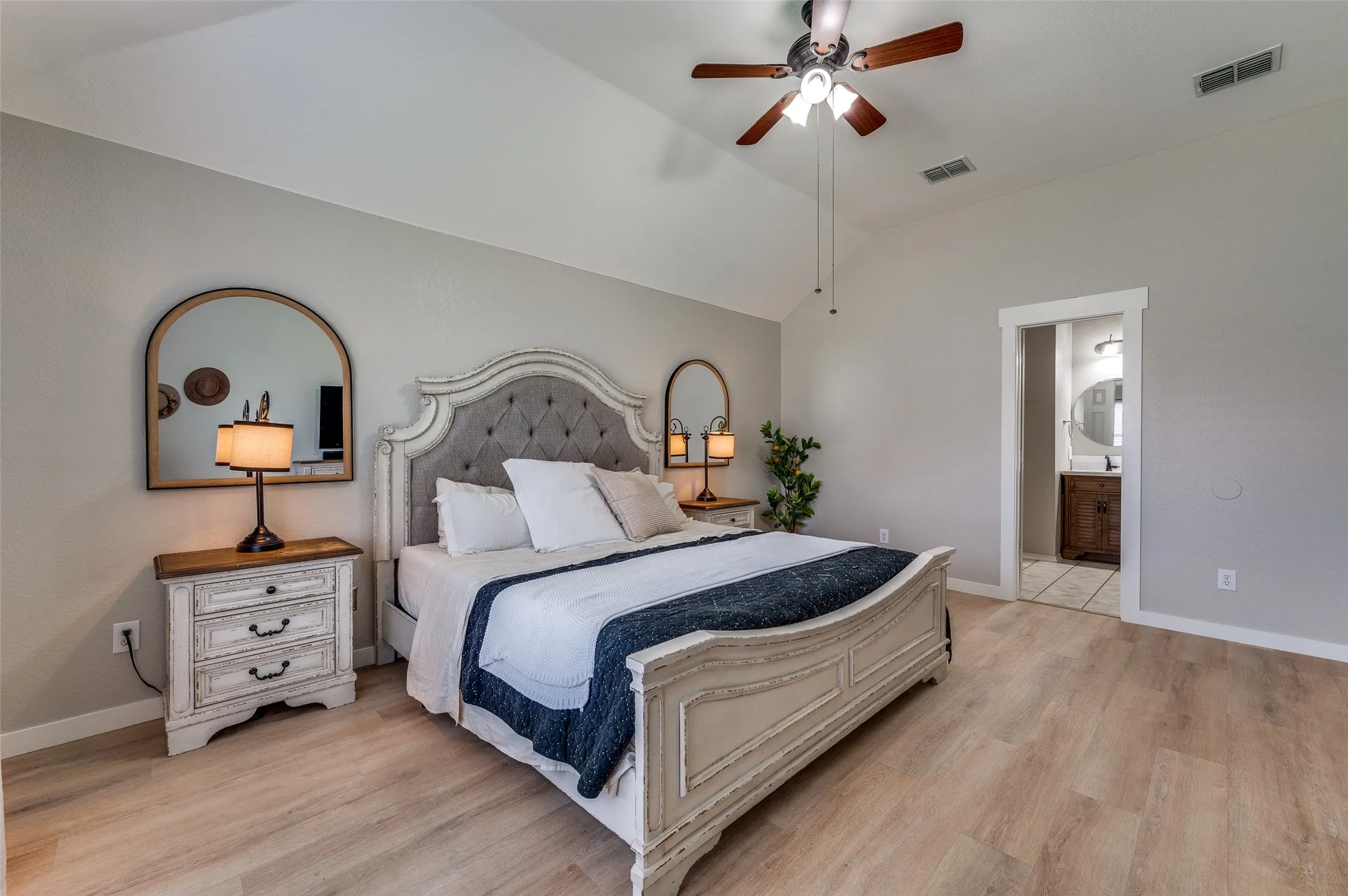 Single Family Residence For Sale in Collin County , 2820 Saddlebred Trail, Celina, Texas 75009, 4 Bedroom, 2 Bathroom, 2 Garage spaces, 1,941 Sqft, built in 2004, mls#21403560, Real Estate Agent in Celina, Homes For Sale in Collin county, Homes For Sale in Celina, Realtor in Celina Texas, Real Estate Brokerage Independent Realty Texas, Luminita Cordes Realtor