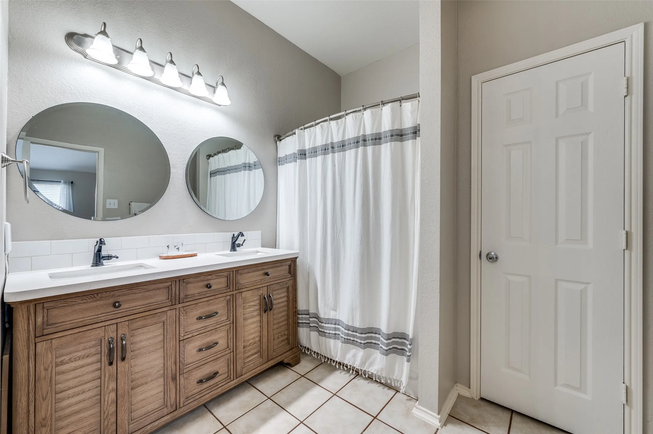 Single Family Residence For Sale in Collin County , 2820 Saddlebred Trail, Celina, Texas 75009, 4 Bedroom, 2 Bathroom, 2 Garage spaces, 1,941 Sqft, built in 2004, mls#21403560, Real Estate Agent in Celina, Homes For Sale in Collin county, Homes For Sale in Celina, Realtor in Celina Texas, Real Estate Brokerage Independent Realty Texas, Luminita Cordes Realtor
