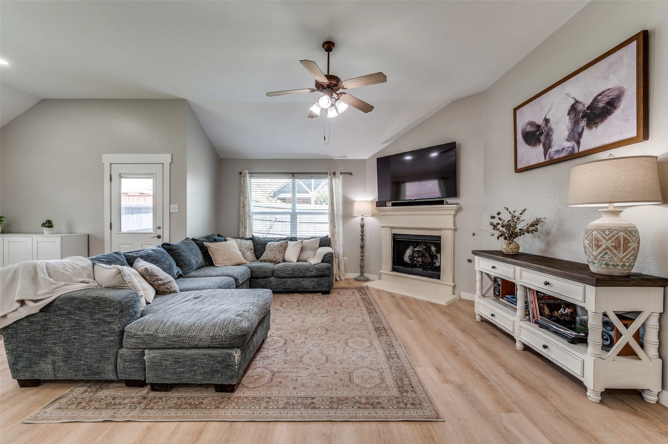 Single Family Residence For Sale in Collin County , 2820 Saddlebred Trail, Celina, Texas 75009, 4 Bedroom, 2 Bathroom, 2 Garage spaces, 1,941 Sqft, built in 2004, mls#21403560, Real Estate Agent in Celina, Homes For Sale in Collin county, Homes For Sale in Celina, Realtor in Celina Texas, Real Estate Brokerage Independent Realty Texas, Luminita Cordes Realtor