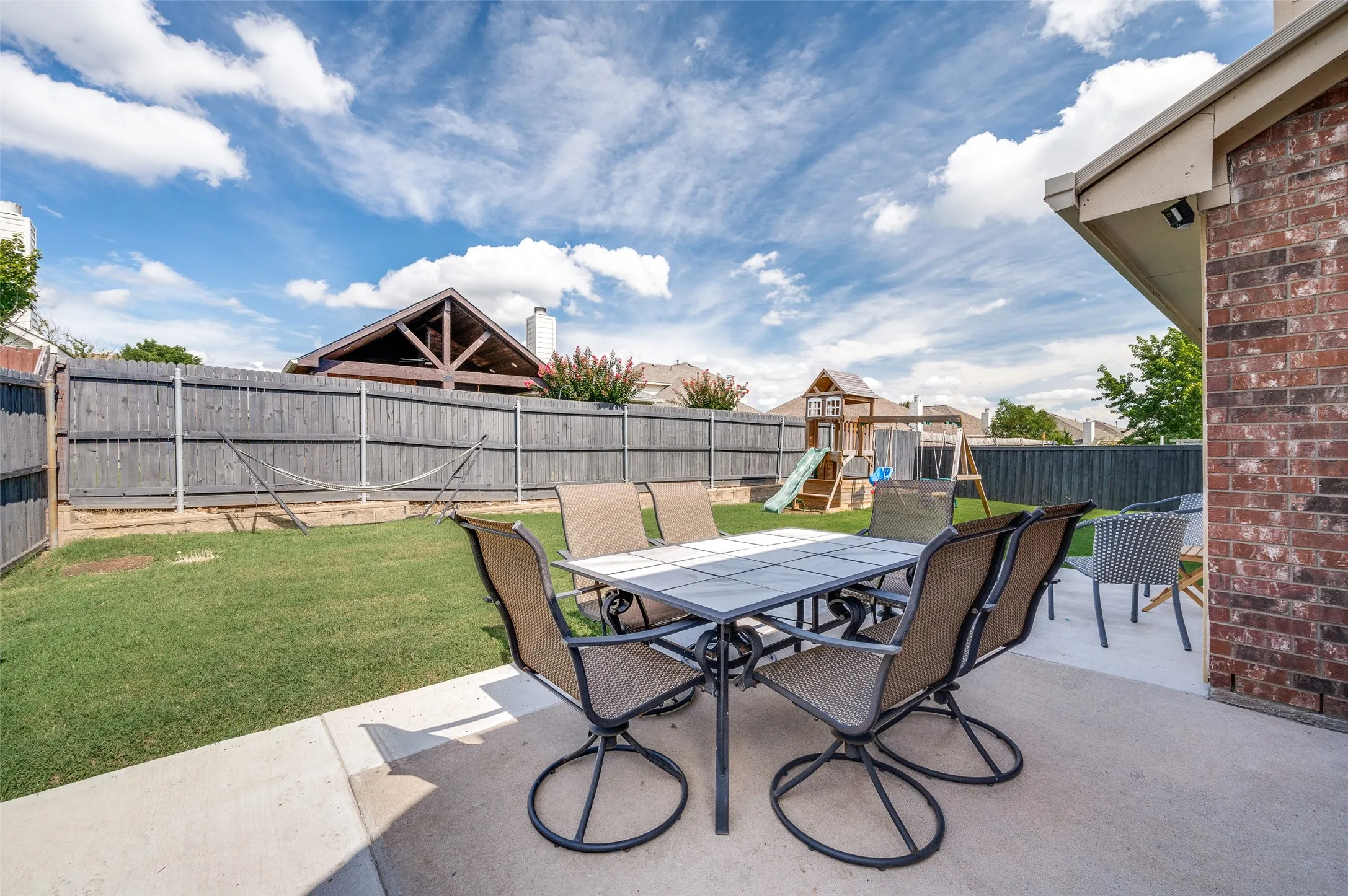 Single Family Residence For Sale in Collin County , 2820 Saddlebred Trail, Celina, Texas 75009, 4 Bedroom, 2 Bathroom, 2 Garage spaces, 1,941 Sqft, built in 2004, mls#21403560, Real Estate Agent in Celina, Homes For Sale in Collin county, Homes For Sale in Celina, Realtor in Celina Texas, Real Estate Brokerage Independent Realty Texas, Luminita Cordes Realtor