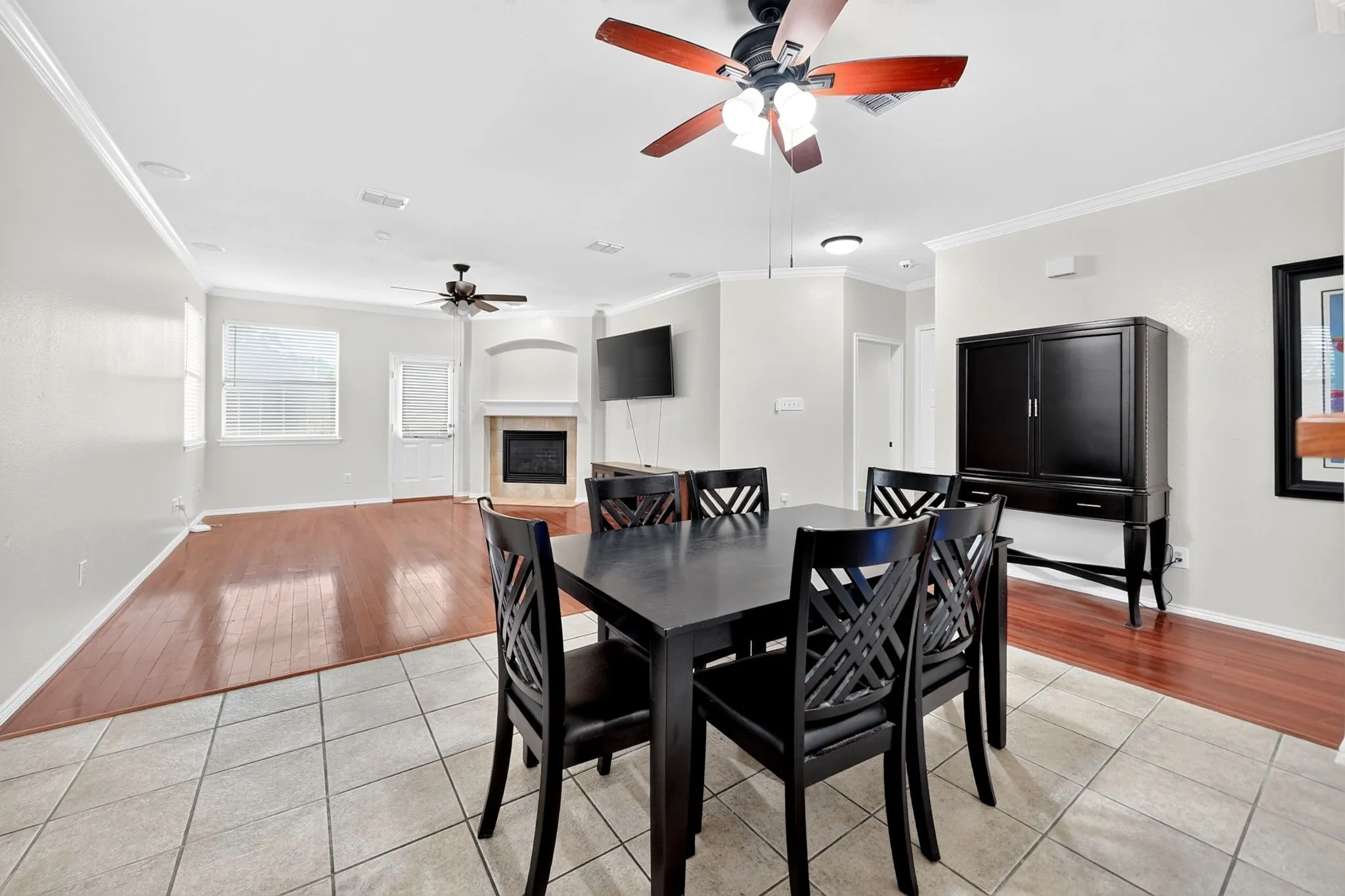 Single Family Residence For Sale in Dallas County , 10601 Augusta Lane, Rowlett, Texas 75089, 4 Bedroom, 2 Bathroom, 2 Garage spaces, 2,097 Sqft, built in 2000, mls#21396688, Real Estate Agent in Rowlett, Homes For Sale in Dallas county, Homes For Sale in Rowlett, Realtor in Rowlett Texas, Real Estate Brokerage Independent Realty Texas, Luminita Cordes Realtor