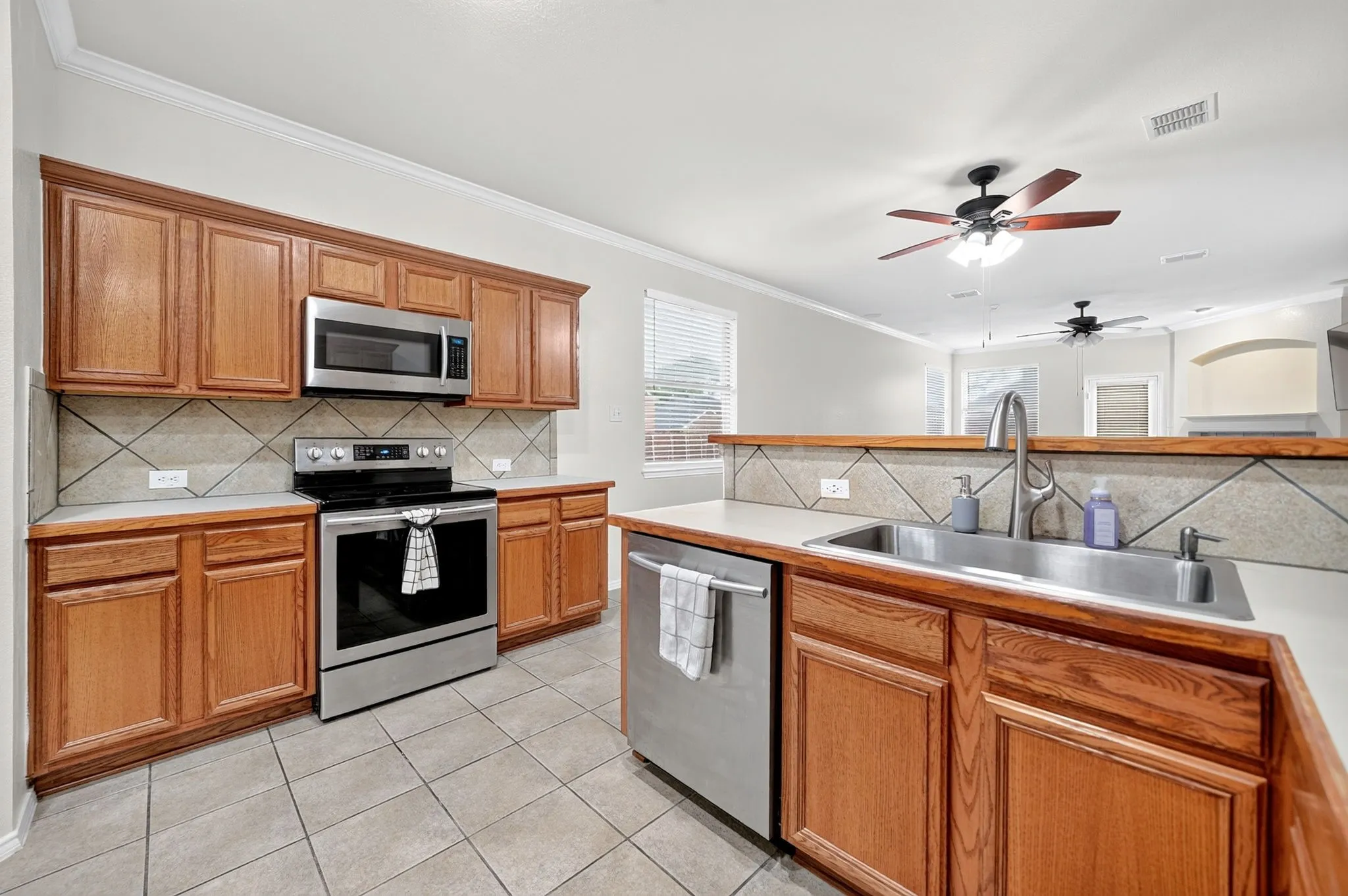Single Family Residence For Sale in Dallas County , 10601 Augusta Lane, Rowlett, Texas 75089, 4 Bedroom, 2 Bathroom, 2 Garage spaces, 2,097 Sqft, built in 2000, mls#21396688, Real Estate Agent in Rowlett, Homes For Sale in Dallas county, Homes For Sale in Rowlett, Realtor in Rowlett Texas, Real Estate Brokerage Independent Realty Texas, Luminita Cordes Realtor