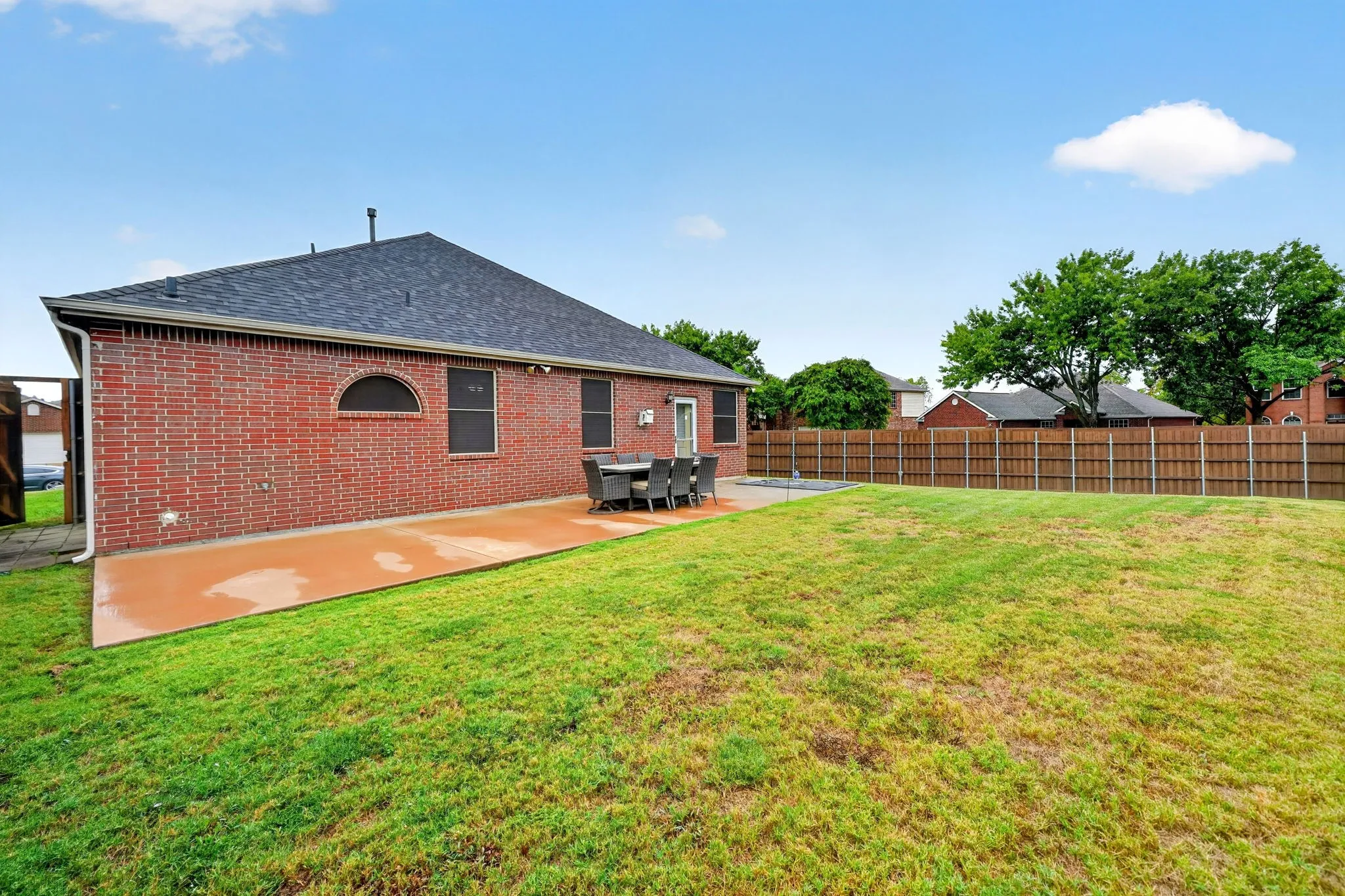 Single Family Residence For Sale in Dallas County , 10601 Augusta Lane, Rowlett, Texas 75089, 4 Bedroom, 2 Bathroom, 2 Garage spaces, 2,097 Sqft, built in 2000, mls#21396688, Real Estate Agent in Rowlett, Homes For Sale in Dallas county, Homes For Sale in Rowlett, Realtor in Rowlett Texas, Real Estate Brokerage Independent Realty Texas, Luminita Cordes Realtor