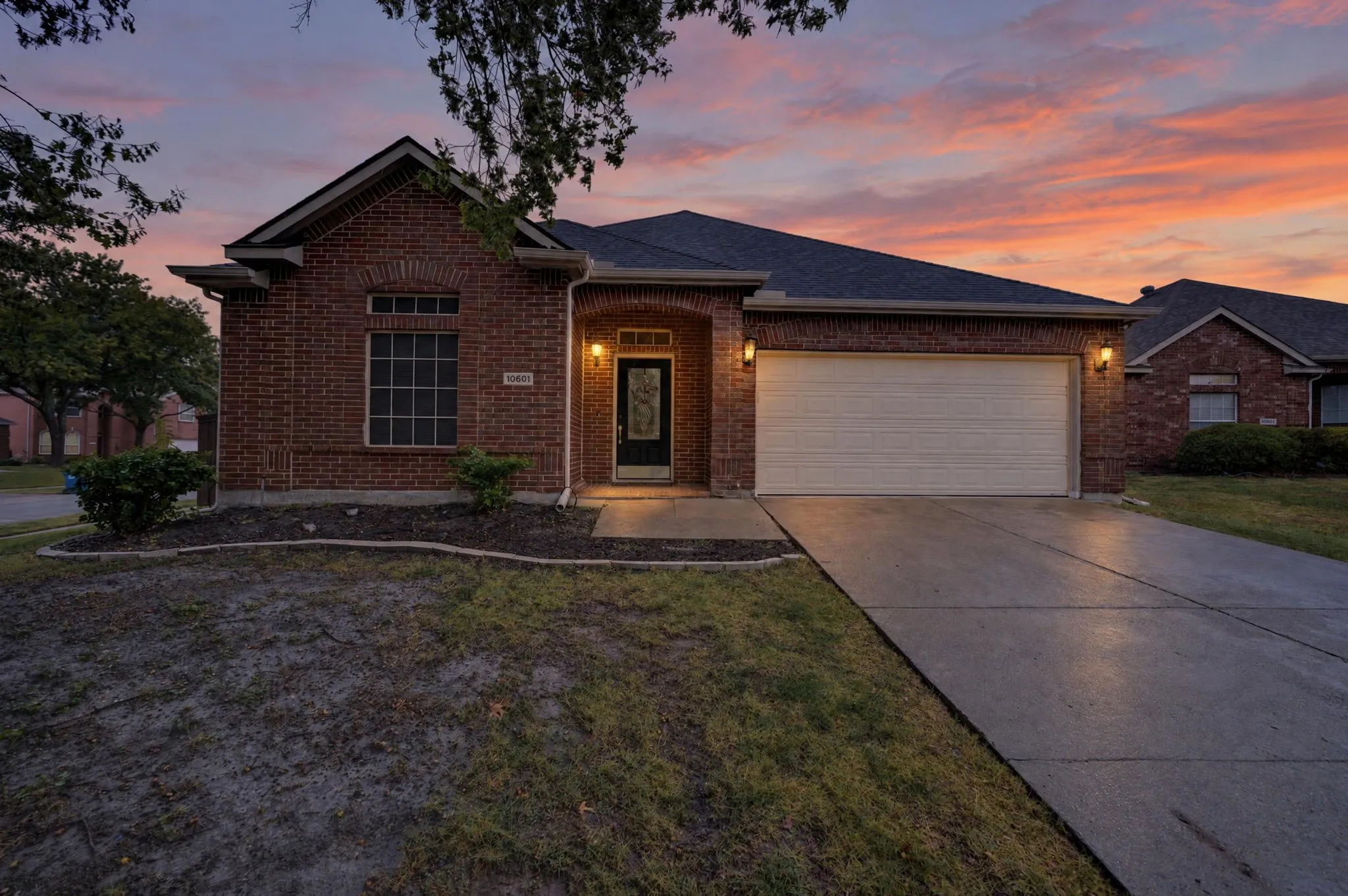 Single Family Residence For Sale in Dallas County , 10601 Augusta Lane, Rowlett, Texas 75089, 4 Bedroom, 2 Bathroom, 2 Garage spaces, 2,097 Sqft, built in 2000, mls#21396688, Real Estate Agent in Rowlett, Homes For Sale in Dallas county, Homes For Sale in Rowlett, Realtor in Rowlett Texas, Real Estate Brokerage Independent Realty Texas, Luminita Cordes Realtor