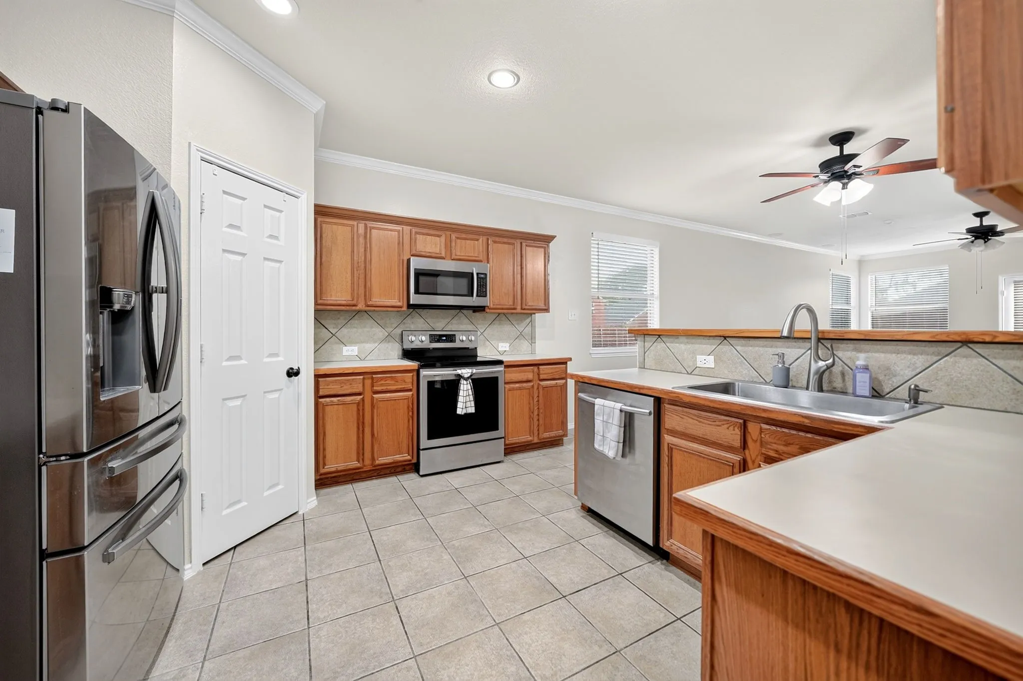 Single Family Residence For Sale in Dallas County , 10601 Augusta Lane, Rowlett, Texas 75089, 4 Bedroom, 2 Bathroom, 2 Garage spaces, 2,097 Sqft, built in 2000, mls#21396688, Real Estate Agent in Rowlett, Homes For Sale in Dallas county, Homes For Sale in Rowlett, Realtor in Rowlett Texas, Real Estate Brokerage Independent Realty Texas, Luminita Cordes Realtor