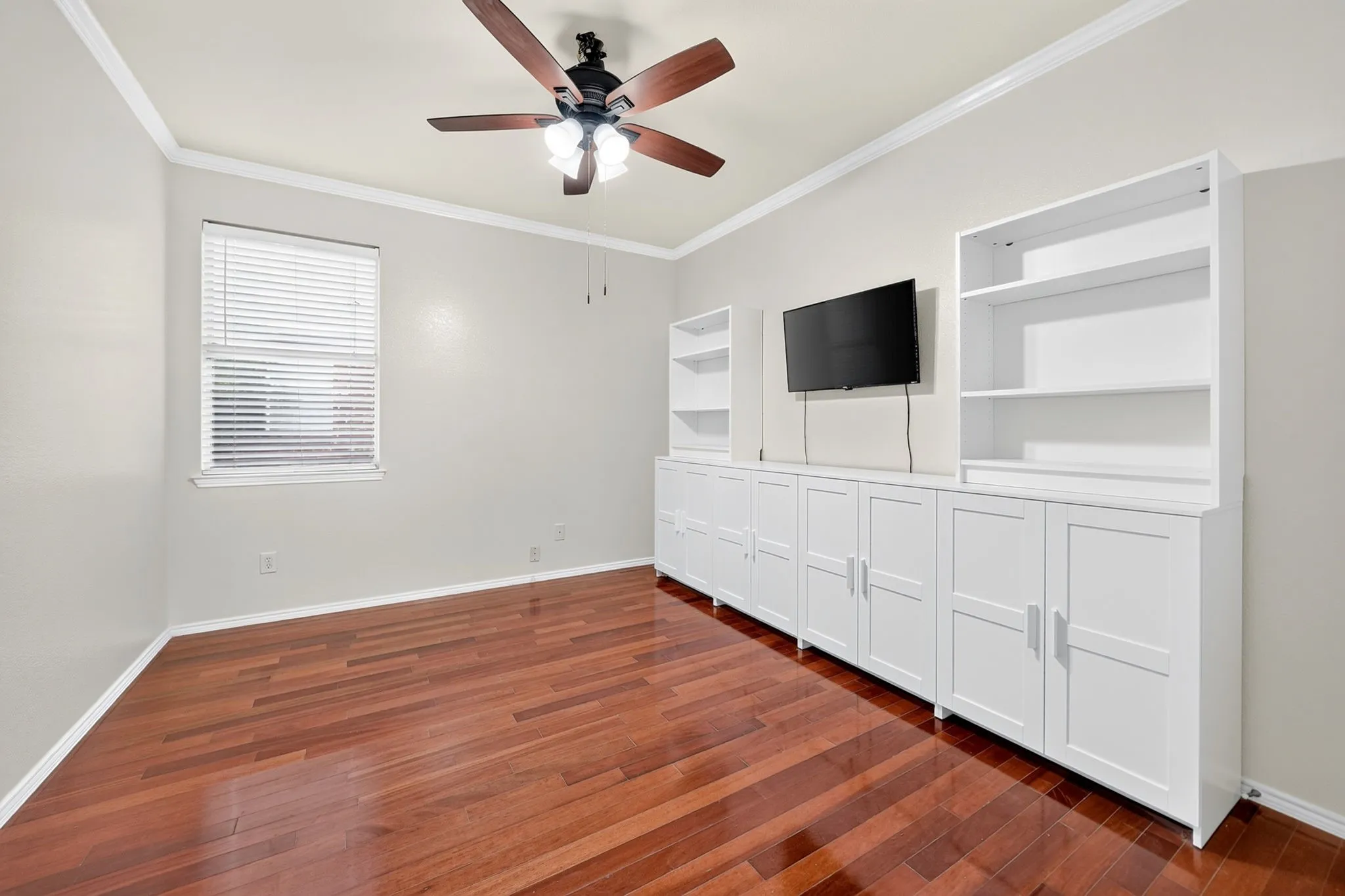 Single Family Residence For Sale in Dallas County , 10601 Augusta Lane, Rowlett, Texas 75089, 4 Bedroom, 2 Bathroom, 2 Garage spaces, 2,097 Sqft, built in 2000, mls#21396688, Real Estate Agent in Rowlett, Homes For Sale in Dallas county, Homes For Sale in Rowlett, Realtor in Rowlett Texas, Real Estate Brokerage Independent Realty Texas, Luminita Cordes Realtor