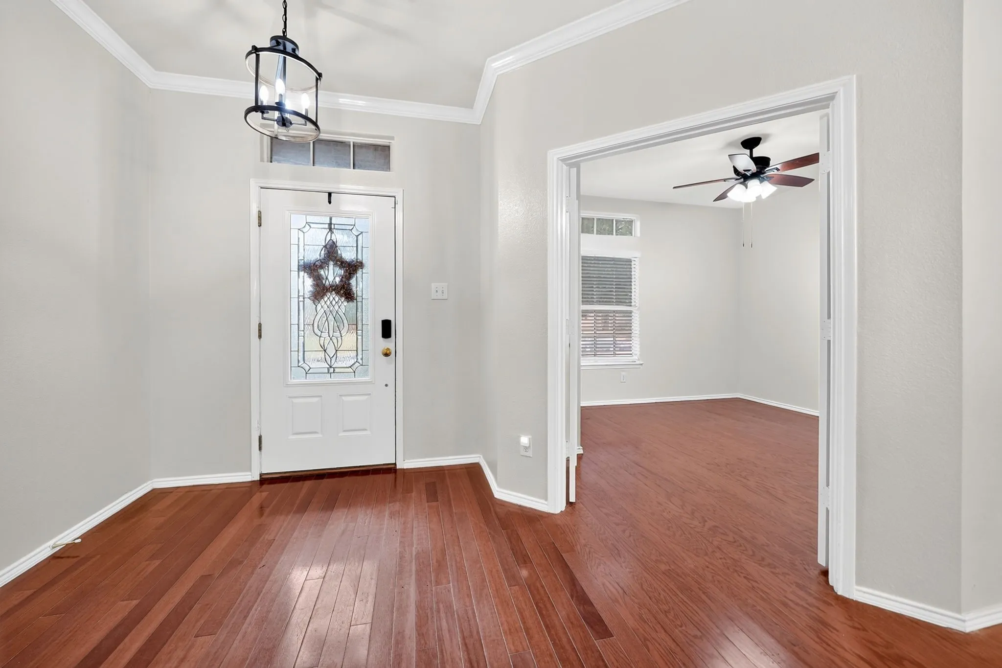 Single Family Residence For Sale in Dallas County , 10601 Augusta Lane, Rowlett, Texas 75089, 4 Bedroom, 2 Bathroom, 2 Garage spaces, 2,097 Sqft, built in 2000, mls#21396688, Real Estate Agent in Rowlett, Homes For Sale in Dallas county, Homes For Sale in Rowlett, Realtor in Rowlett Texas, Real Estate Brokerage Independent Realty Texas, Luminita Cordes Realtor