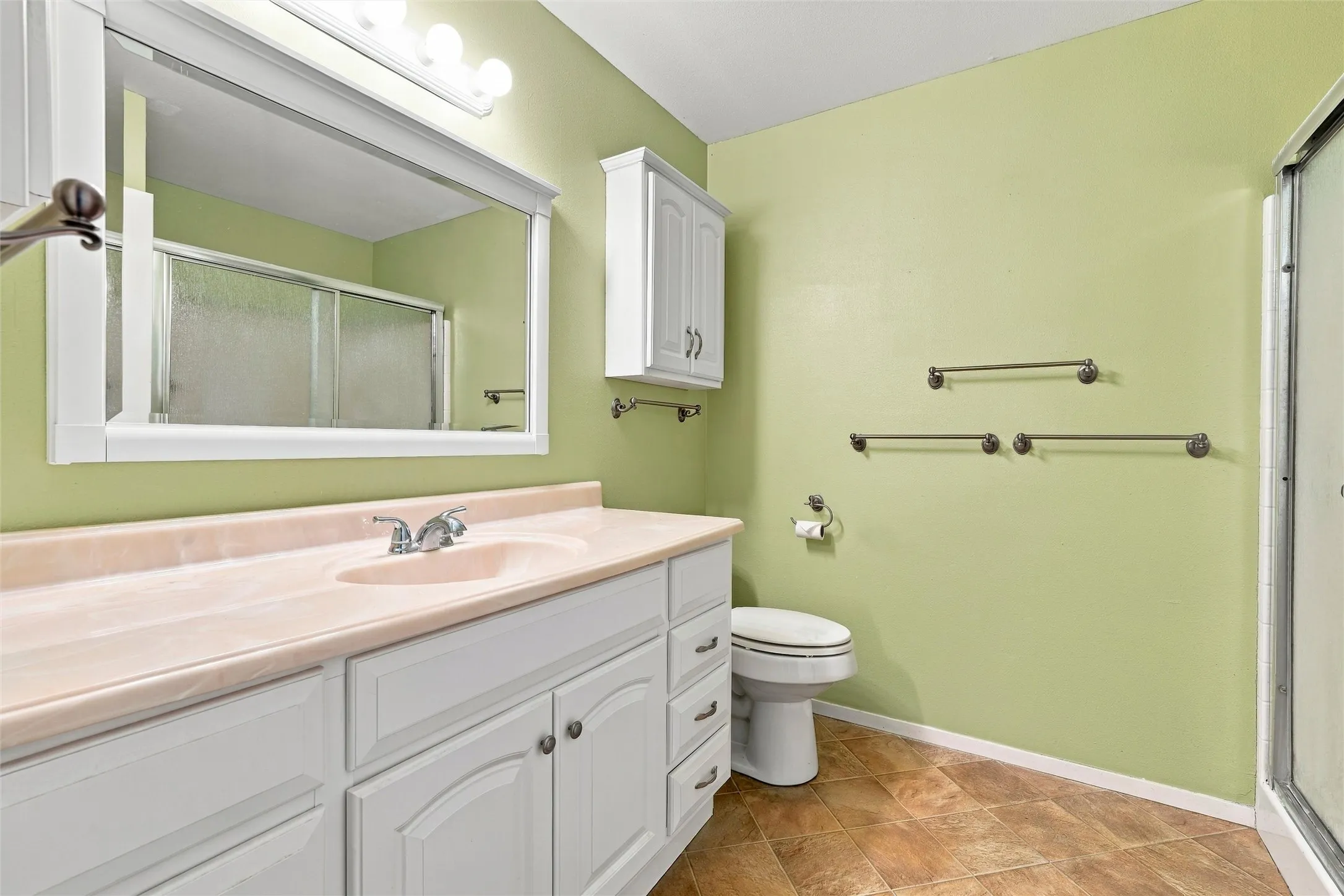 Single Family Residence For Sale in Mc Lennan County , 1806 Rambler Drive, Waco, Texas 76710, 3 Bedroom, 2 Bathroom, Garage spaces, 1,400 Sqft, built in 1957, mls#21403570, Real Estate Agent in Waco, Homes For Sale in Mc Lennan county, Homes For Sale in Waco, Realtor in Waco Texas, Real Estate Brokerage Independent Realty Texas, Luminita Cordes Realtor
