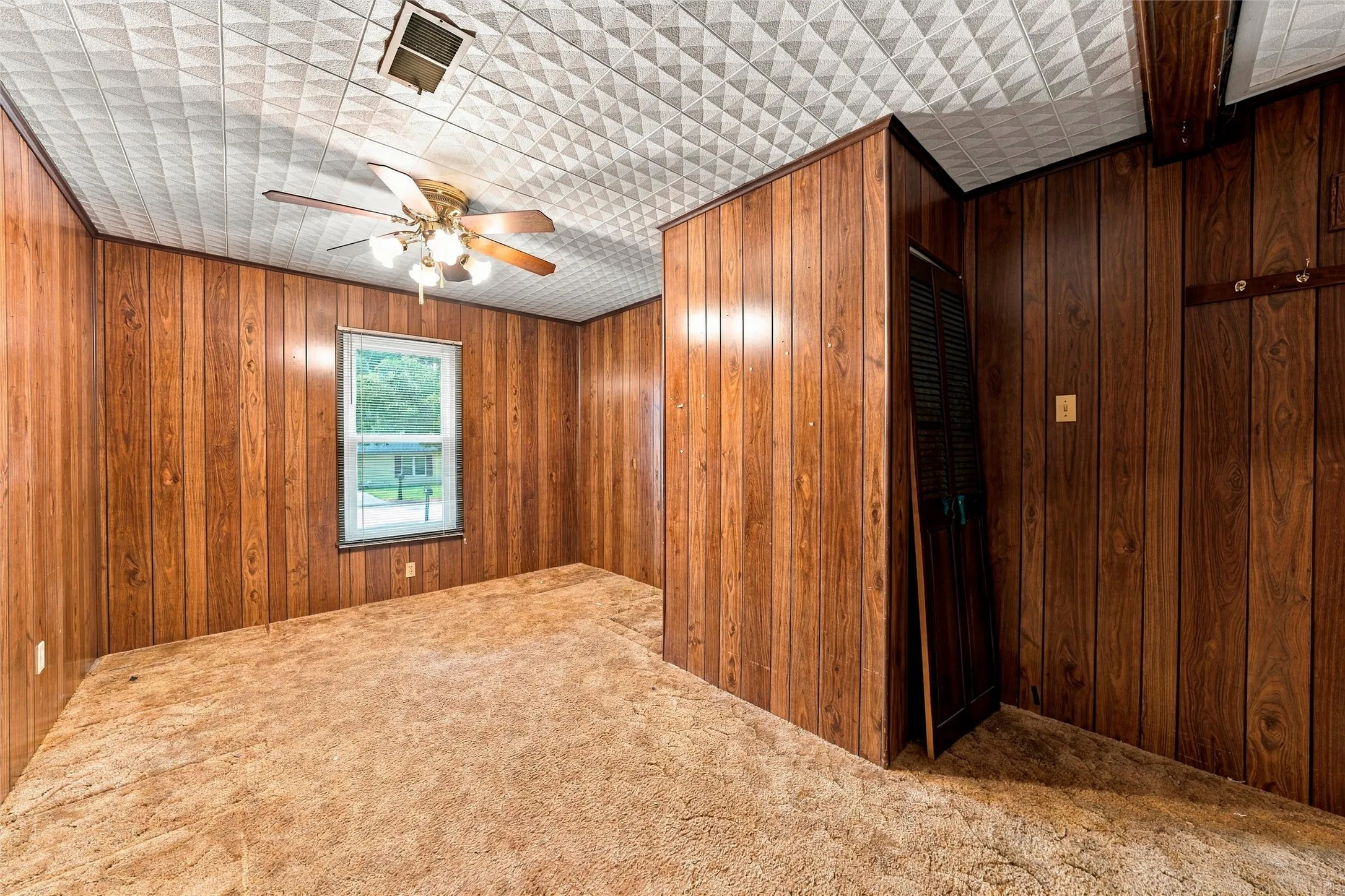 Single Family Residence For Sale in Mc Lennan County , 1806 Rambler Drive, Waco, Texas 76710, 3 Bedroom, 2 Bathroom, Garage spaces, 1,400 Sqft, built in 1957, mls#21403570, Real Estate Agent in Waco, Homes For Sale in Mc Lennan county, Homes For Sale in Waco, Realtor in Waco Texas, Real Estate Brokerage Independent Realty Texas, Luminita Cordes Realtor