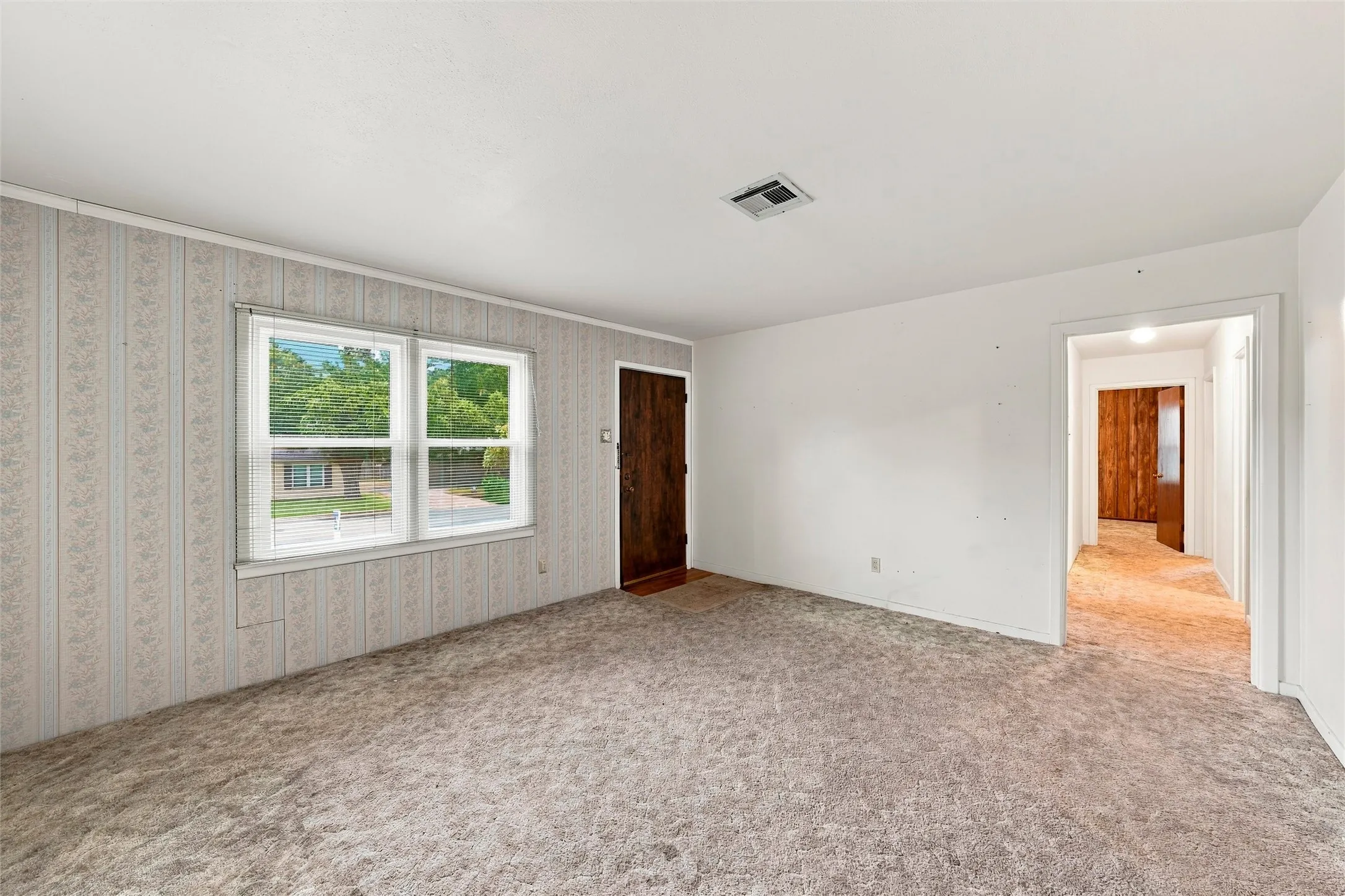 Single Family Residence For Sale in Mc Lennan County , 1806 Rambler Drive, Waco, Texas 76710, 3 Bedroom, 2 Bathroom, Garage spaces, 1,400 Sqft, built in 1957, mls#21403570, Real Estate Agent in Waco, Homes For Sale in Mc Lennan county, Homes For Sale in Waco, Realtor in Waco Texas, Real Estate Brokerage Independent Realty Texas, Luminita Cordes Realtor