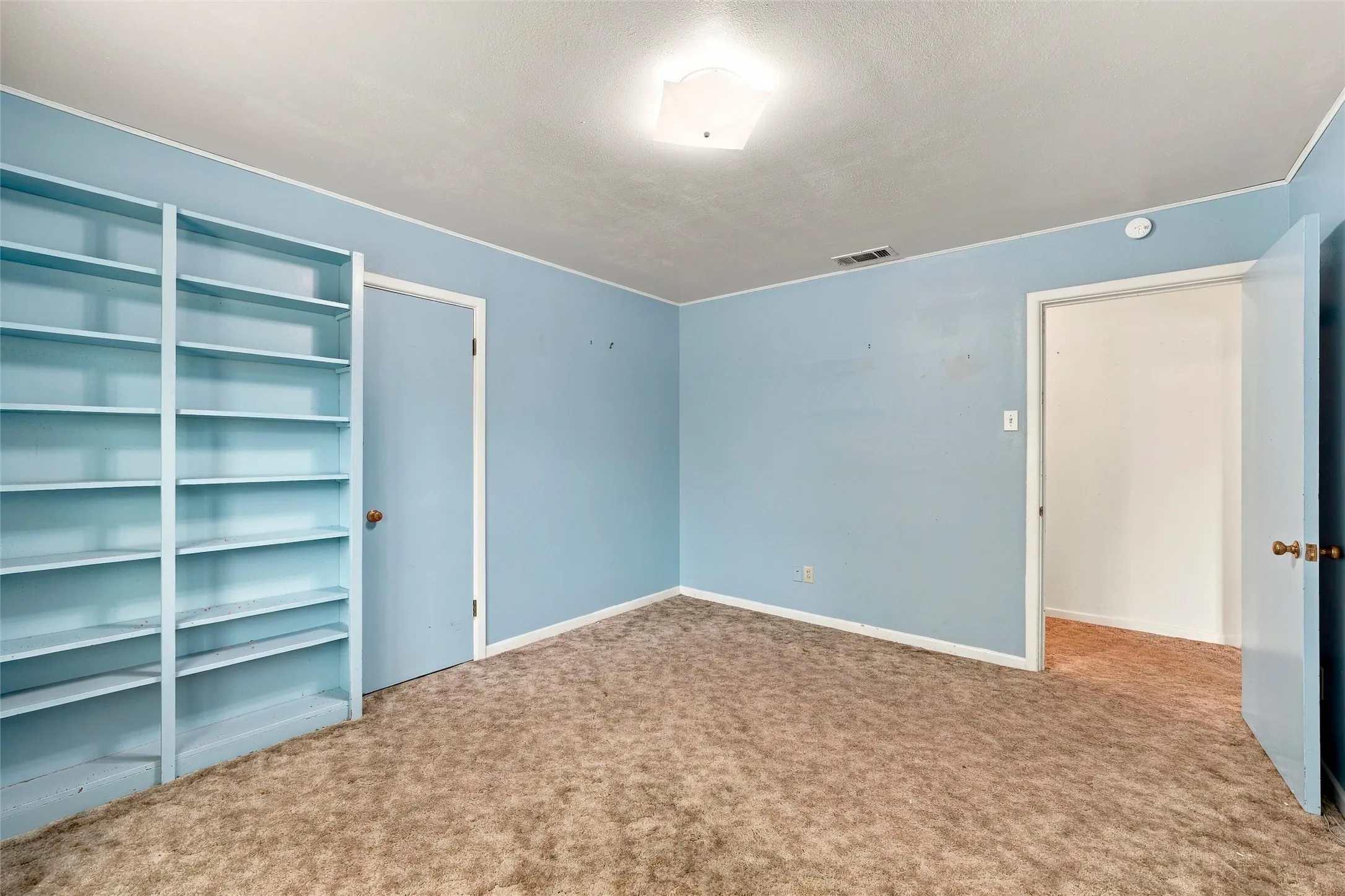 Single Family Residence For Sale in Mc Lennan County , 1806 Rambler Drive, Waco, Texas 76710, 3 Bedroom, 2 Bathroom, Garage spaces, 1,400 Sqft, built in 1957, mls#21403570, Real Estate Agent in Waco, Homes For Sale in Mc Lennan county, Homes For Sale in Waco, Realtor in Waco Texas, Real Estate Brokerage Independent Realty Texas, Luminita Cordes Realtor