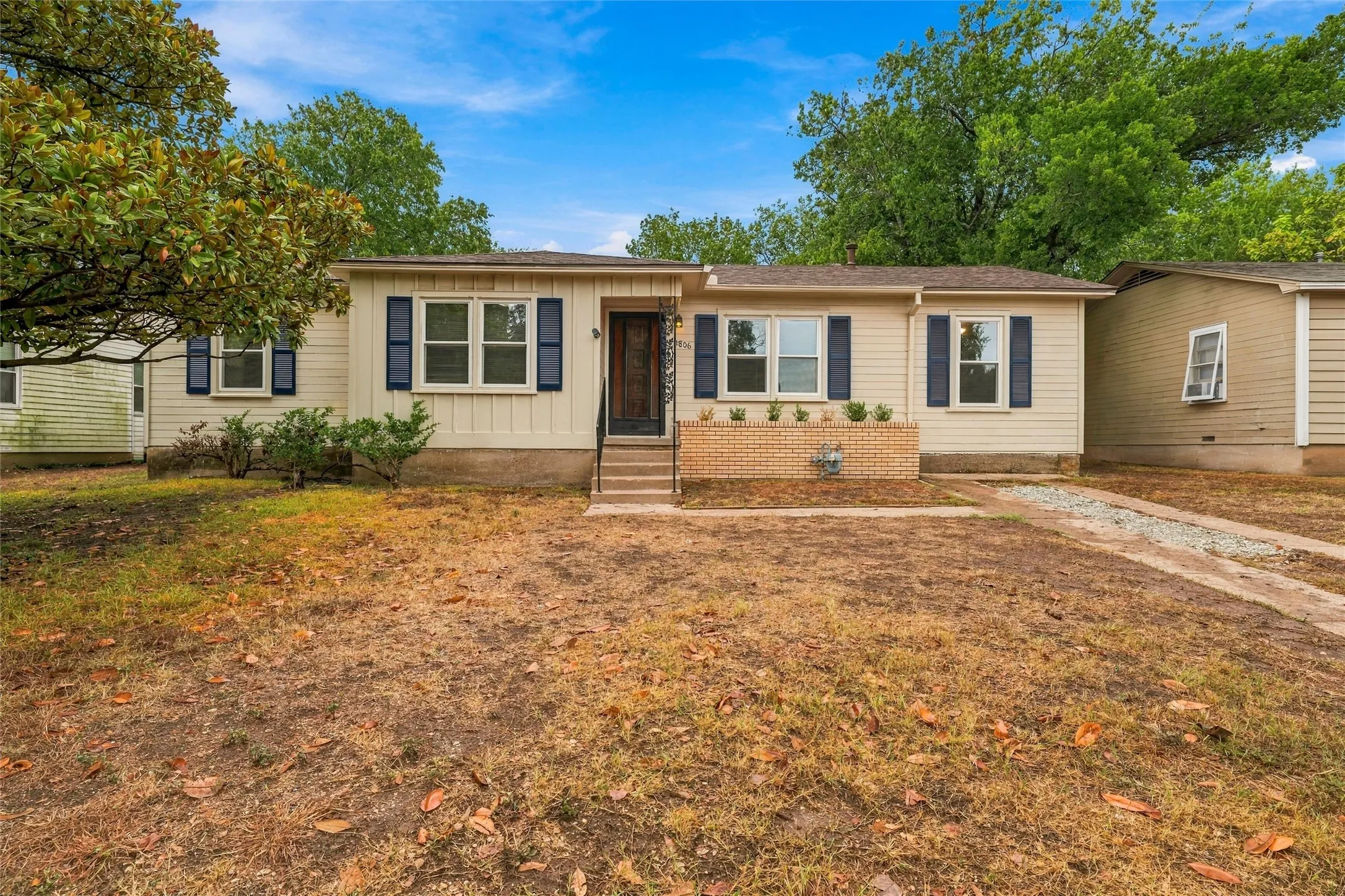 Single Family Residence For Sale in Mc Lennan County , 1806 Rambler Drive, Waco, Texas 76710, 3 Bedroom, 2 Bathroom, Garage spaces, 1,400 Sqft, built in 1957, mls#21403570, Real Estate Agent in Waco, Homes For Sale in Mc Lennan county, Homes For Sale in Waco, Realtor in Waco Texas, Real Estate Brokerage Independent Realty Texas, Luminita Cordes Realtor