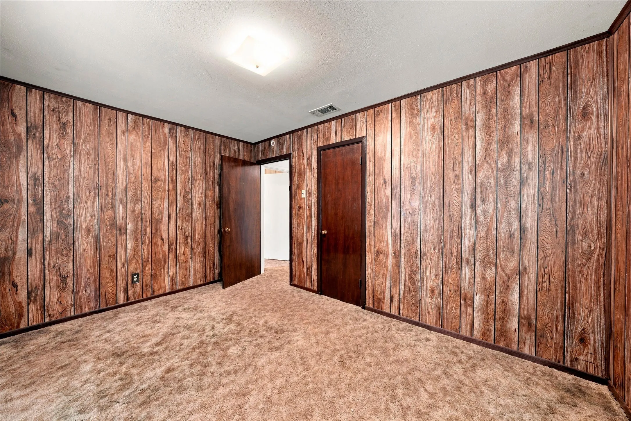 Single Family Residence For Sale in Mc Lennan County , 1806 Rambler Drive, Waco, Texas 76710, 3 Bedroom, 2 Bathroom, Garage spaces, 1,400 Sqft, built in 1957, mls#21403570, Real Estate Agent in Waco, Homes For Sale in Mc Lennan county, Homes For Sale in Waco, Realtor in Waco Texas, Real Estate Brokerage Independent Realty Texas, Luminita Cordes Realtor