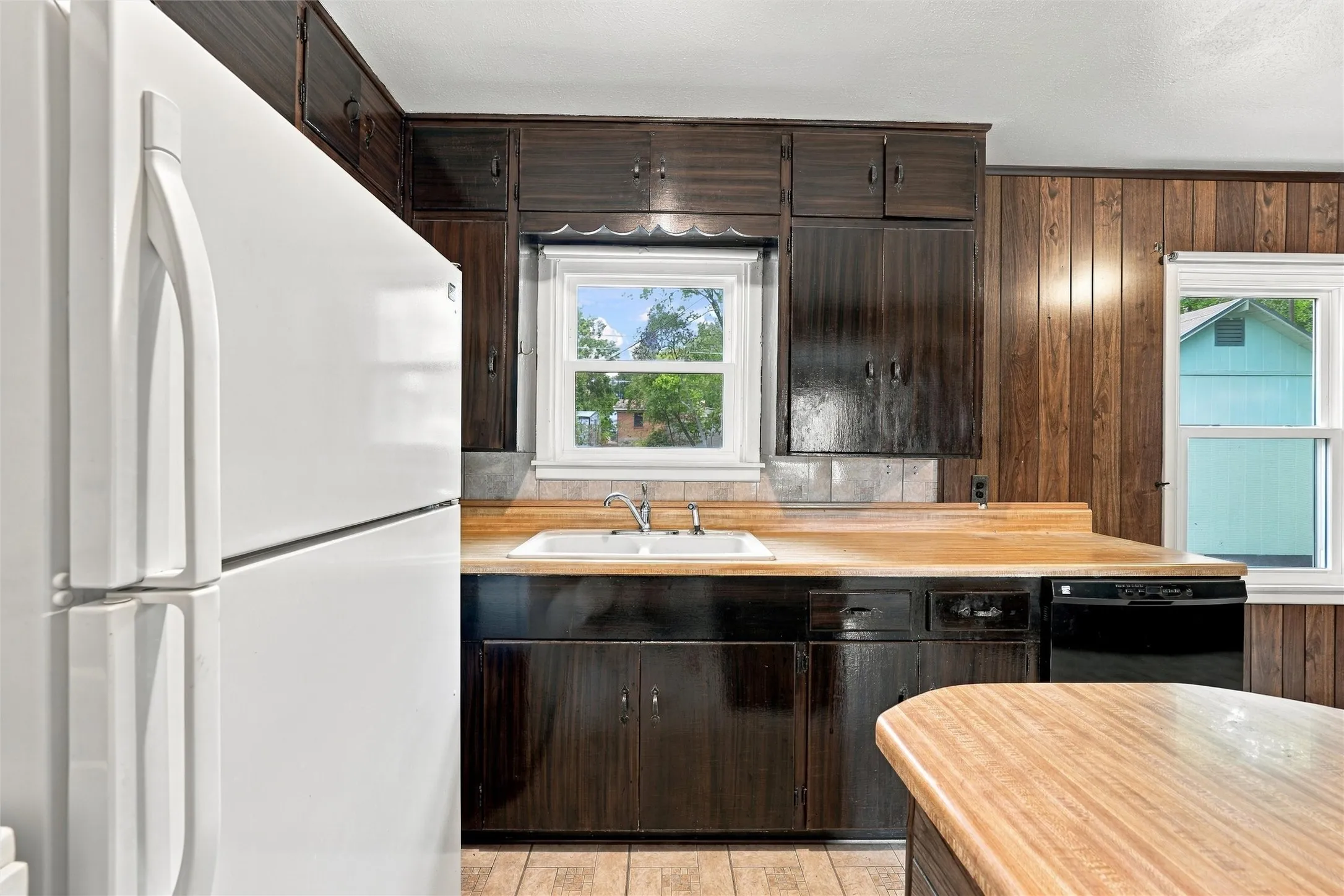 Single Family Residence For Sale in Mc Lennan County , 1806 Rambler Drive, Waco, Texas 76710, 3 Bedroom, 2 Bathroom, Garage spaces, 1,400 Sqft, built in 1957, mls#21403570, Real Estate Agent in Waco, Homes For Sale in Mc Lennan county, Homes For Sale in Waco, Realtor in Waco Texas, Real Estate Brokerage Independent Realty Texas, Luminita Cordes Realtor
