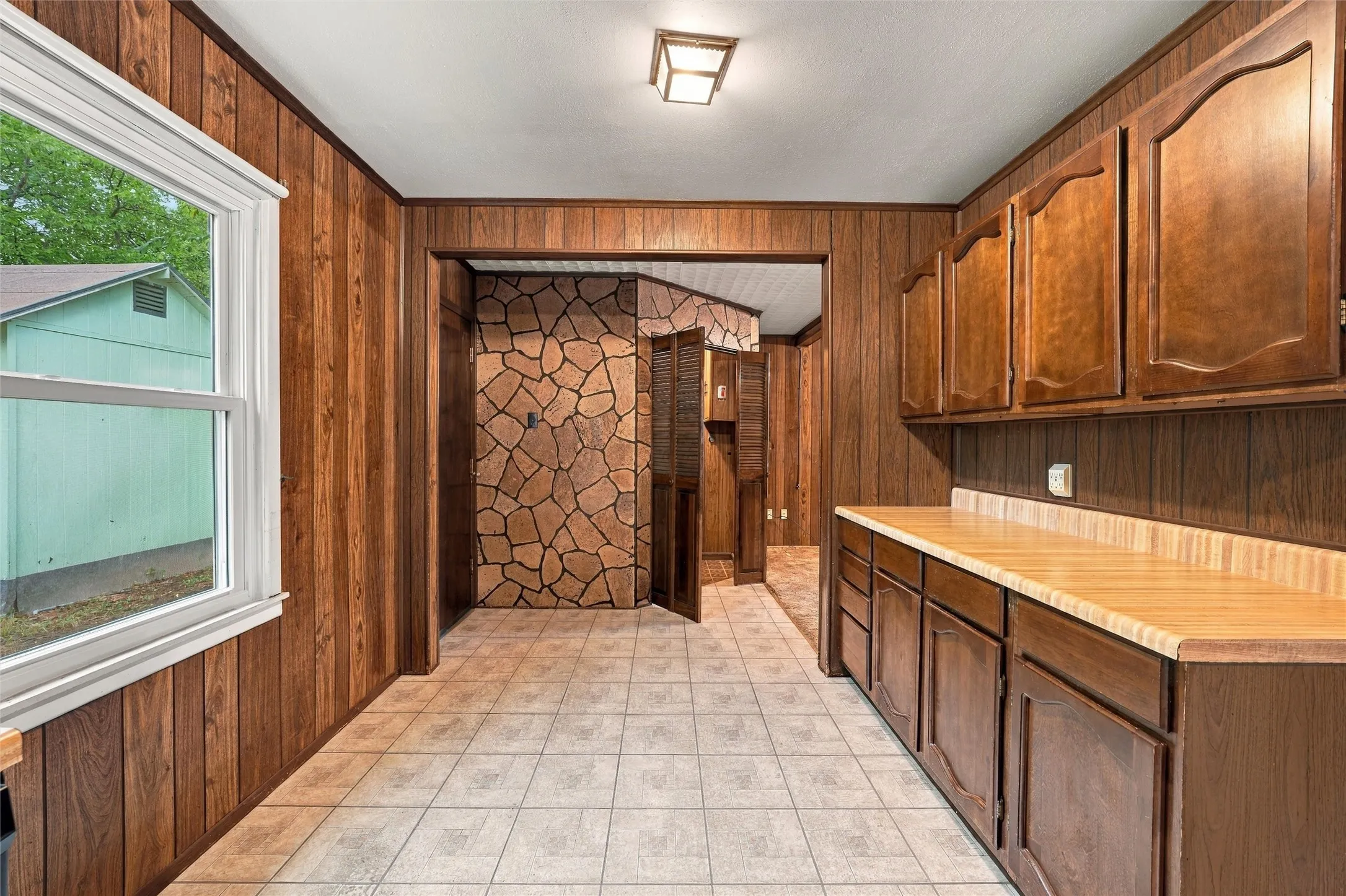 Single Family Residence For Sale in Mc Lennan County , 1806 Rambler Drive, Waco, Texas 76710, 3 Bedroom, 2 Bathroom, Garage spaces, 1,400 Sqft, built in 1957, mls#21403570, Real Estate Agent in Waco, Homes For Sale in Mc Lennan county, Homes For Sale in Waco, Realtor in Waco Texas, Real Estate Brokerage Independent Realty Texas, Luminita Cordes Realtor
