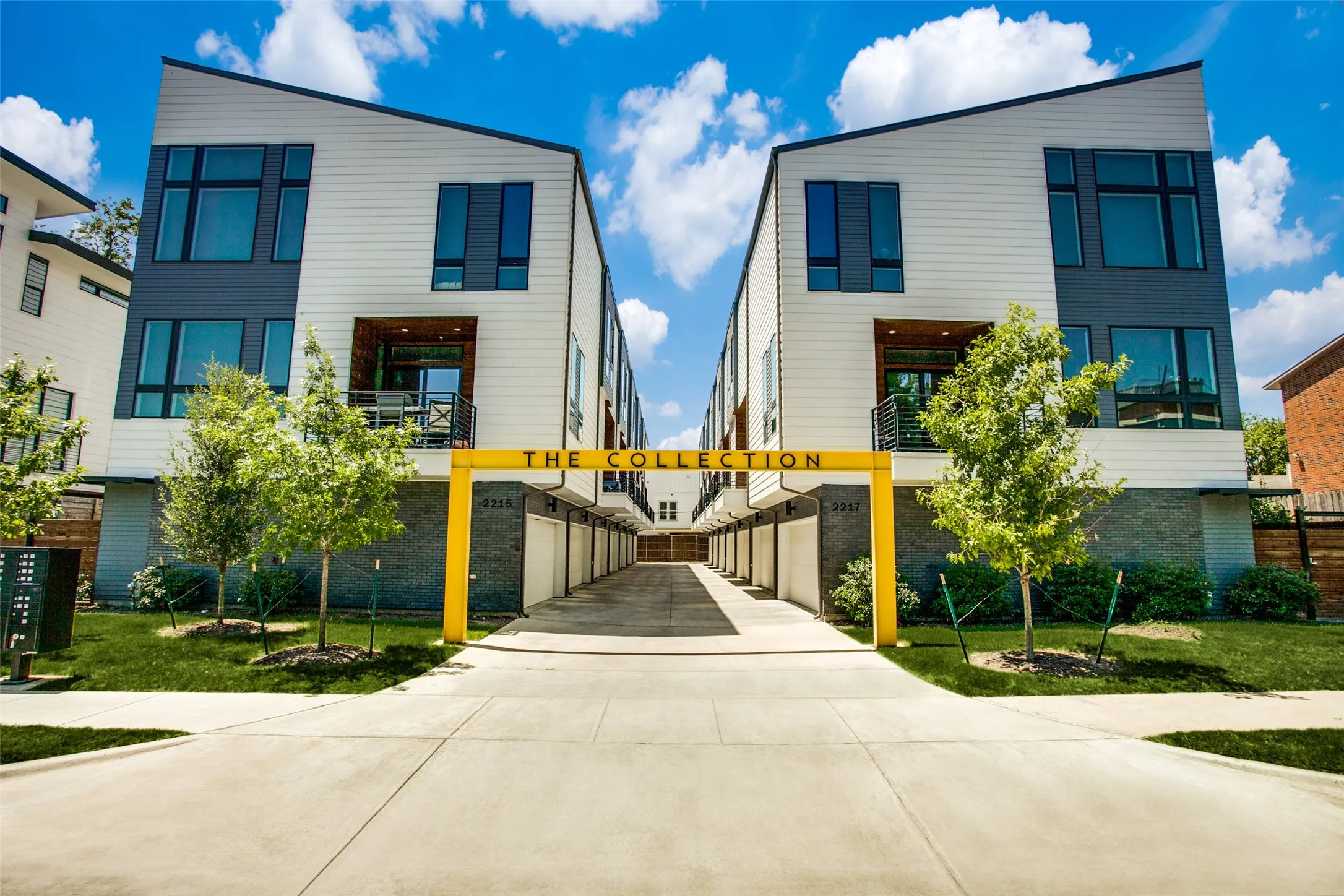 Townhouse For Rent in Dallas County , 2215 Moser Avenue 102, Dallas, Texas 75206, 2 Bedroom, 3 Bathroom, 2 Garage spaces, 1,476 Sqft, built in 2018, mls#21403582, Real Estate Agent in Dallas, Homes For Rent in Dallas county, Homes For Rent in Dallas, Realtor in Dallas Texas, Real Estate Brokerage Independent Realty Texas, Luminita Cordes Realtor