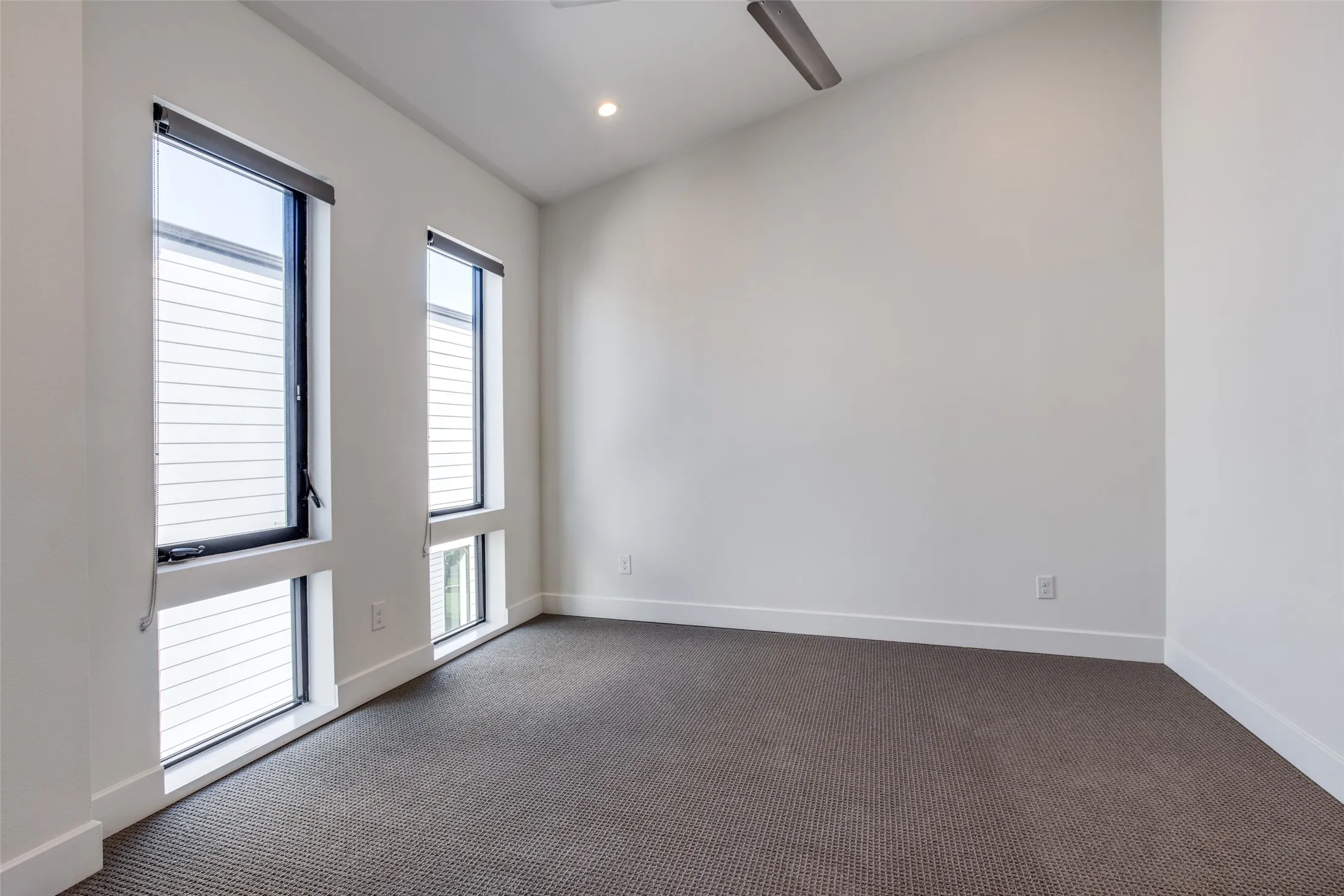 Townhouse For Rent in Dallas County , 2215 Moser Avenue 102, Dallas, Texas 75206, 2 Bedroom, 3 Bathroom, 2 Garage spaces, 1,476 Sqft, built in 2018, mls#21403582, Real Estate Agent in Dallas, Homes For Rent in Dallas county, Homes For Rent in Dallas, Realtor in Dallas Texas, Real Estate Brokerage Independent Realty Texas, Luminita Cordes Realtor