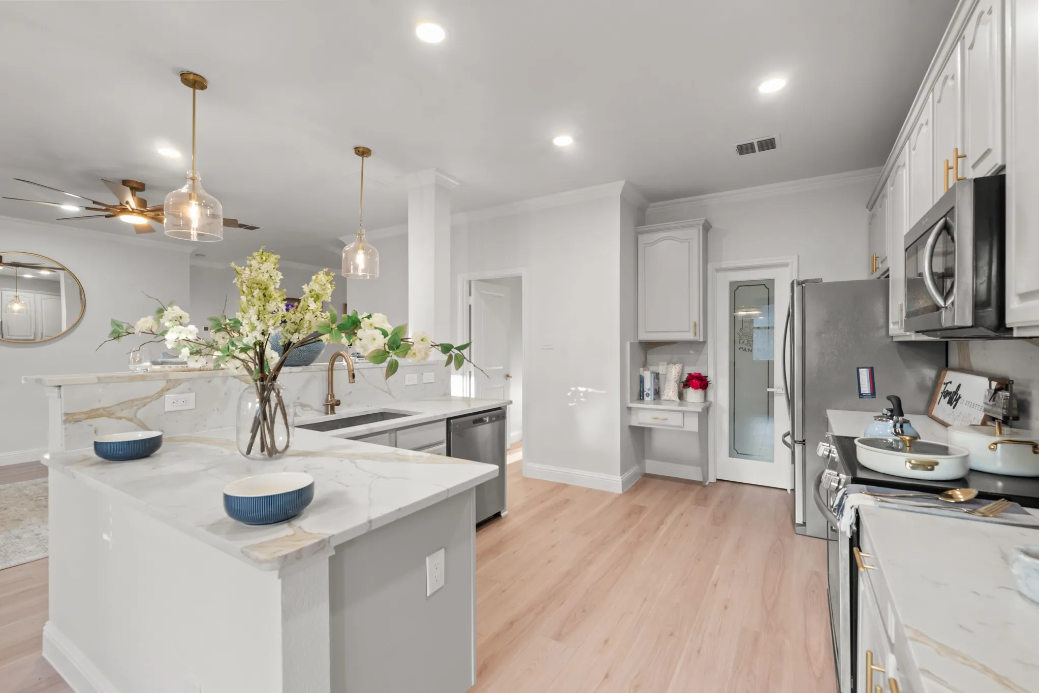 Single Family Residence For Sale in Collin County , 2208 Sheldon Drive, Mc Kinney, Texas 75072, 5 Bedroom, 4 Bathroom, 2 Garage spaces, 3,231 Sqft, built in 2001, mls#21403580, Real Estate Agent in Mc Kinney, Homes For Sale in Collin county, Homes For Sale in Mc Kinney, Realtor in Mc Kinney Texas, Real Estate Brokerage Independent Realty Texas, Luminita Cordes Realtor