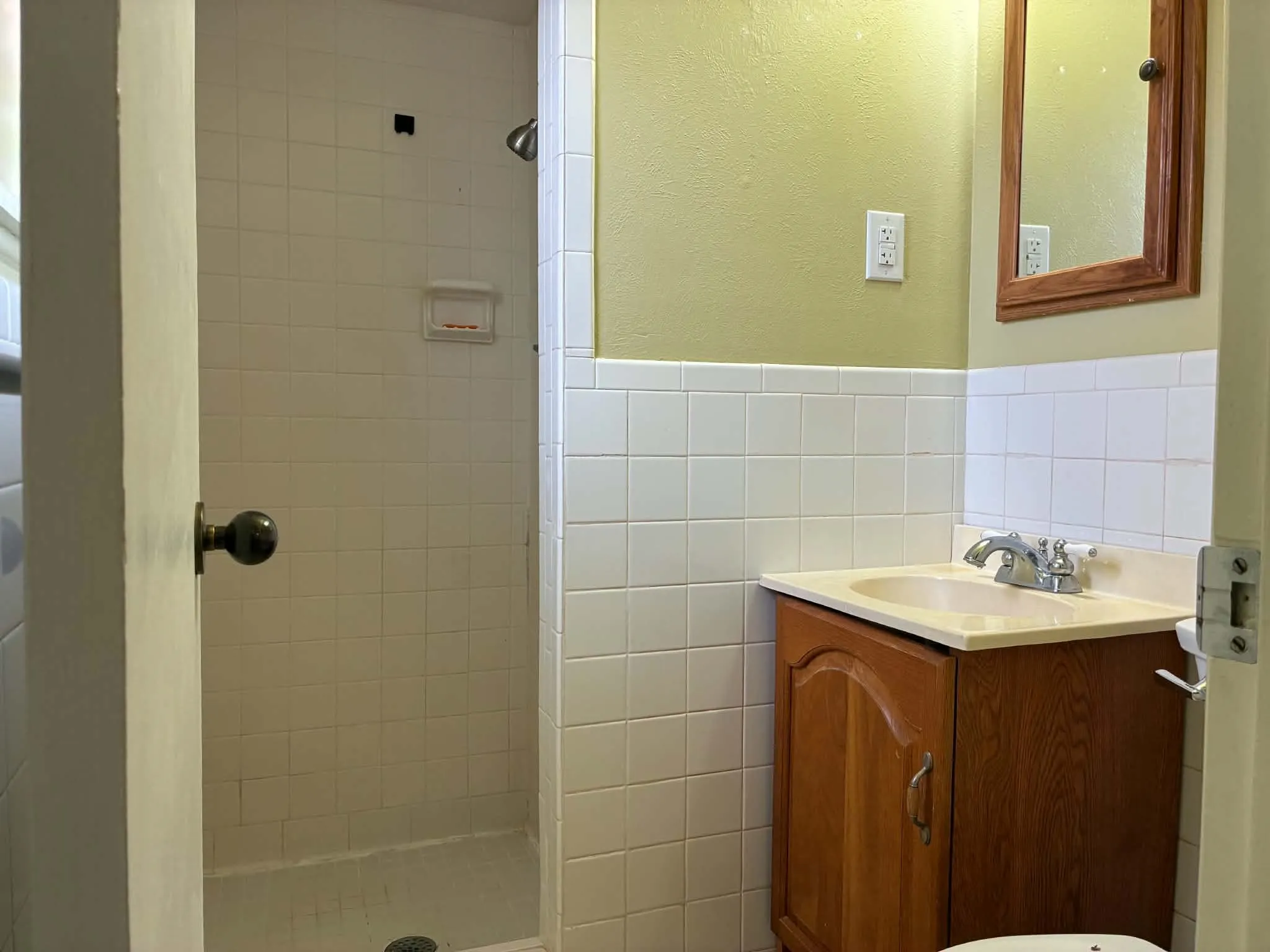 Single Family Residence For Sale in Tarrant County , 3701 Bluebell Drive, Everman, Texas 76140, 3 Bedroom, 2 Bathroom, 2 Garage spaces, 1,504 Sqft, built in 1964, mls#21394890, Real Estate Agent in Everman, Homes For Sale in Tarrant county, Homes For Sale in Everman, Realtor in Everman Texas, Real Estate Brokerage Independent Realty Texas, Luminita Cordes Realtor