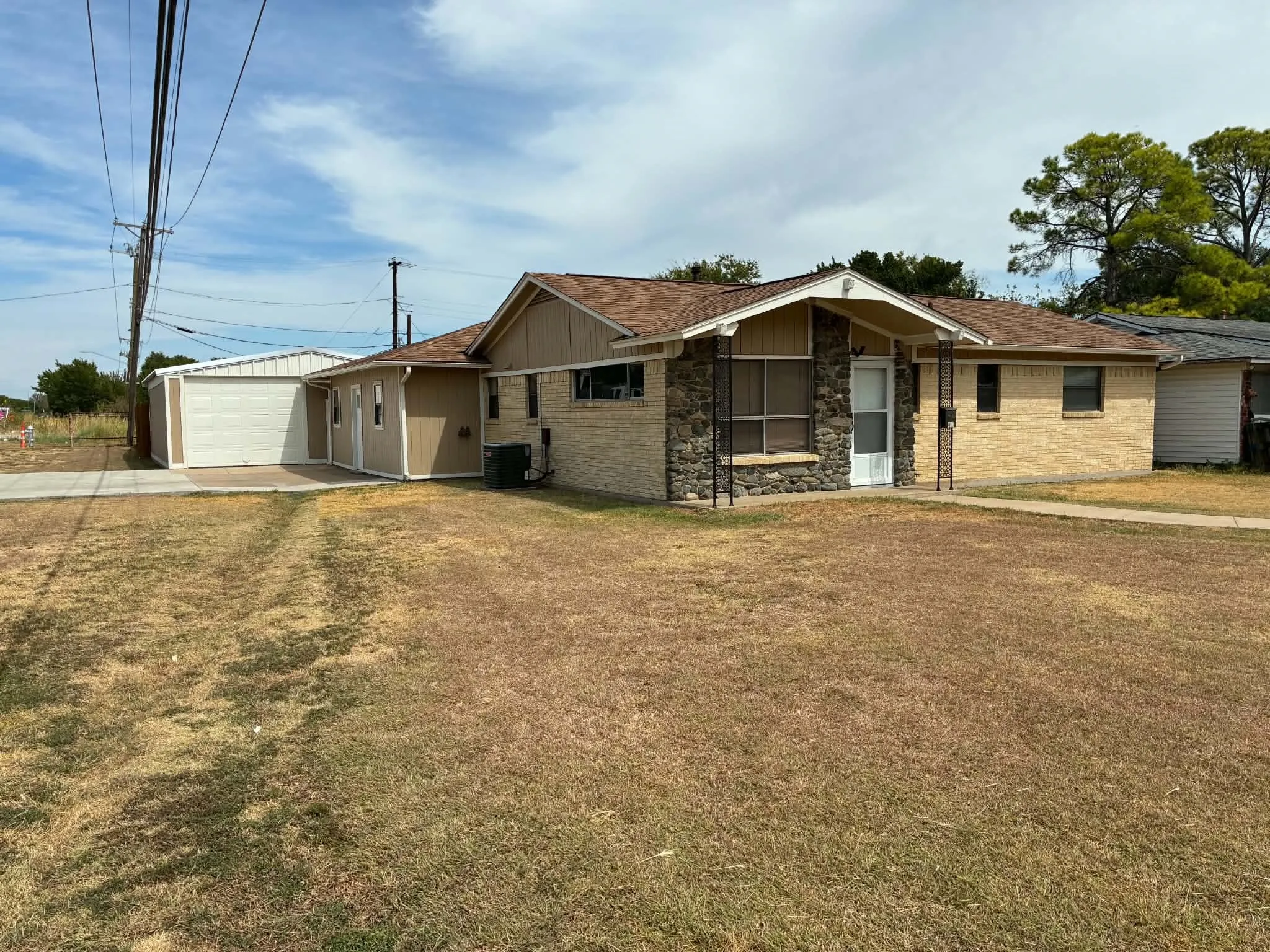 Single Family Residence For Sale in Tarrant County , 3701 Bluebell Drive, Everman, Texas 76140, 3 Bedroom, 2 Bathroom, 2 Garage spaces, 1,504 Sqft, built in 1964, mls#21394890, Real Estate Agent in Everman, Homes For Sale in Tarrant county, Homes For Sale in Everman, Realtor in Everman Texas, Real Estate Brokerage Independent Realty Texas, Luminita Cordes Realtor