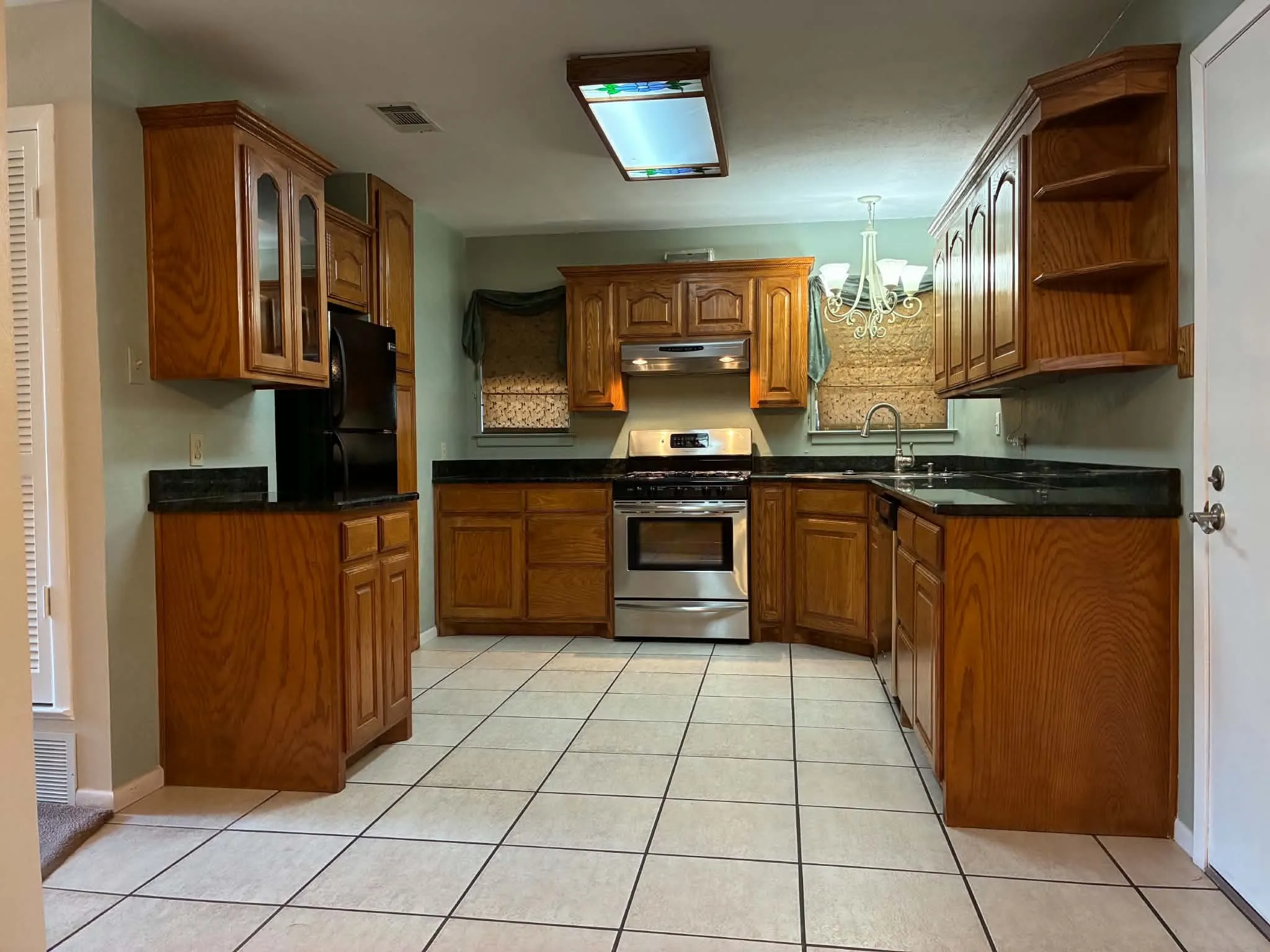 Single Family Residence For Sale in Tarrant County , 3701 Bluebell Drive, Everman, Texas 76140, 3 Bedroom, 2 Bathroom, 2 Garage spaces, 1,504 Sqft, built in 1964, mls#21394890, Real Estate Agent in Everman, Homes For Sale in Tarrant county, Homes For Sale in Everman, Realtor in Everman Texas, Real Estate Brokerage Independent Realty Texas, Luminita Cordes Realtor