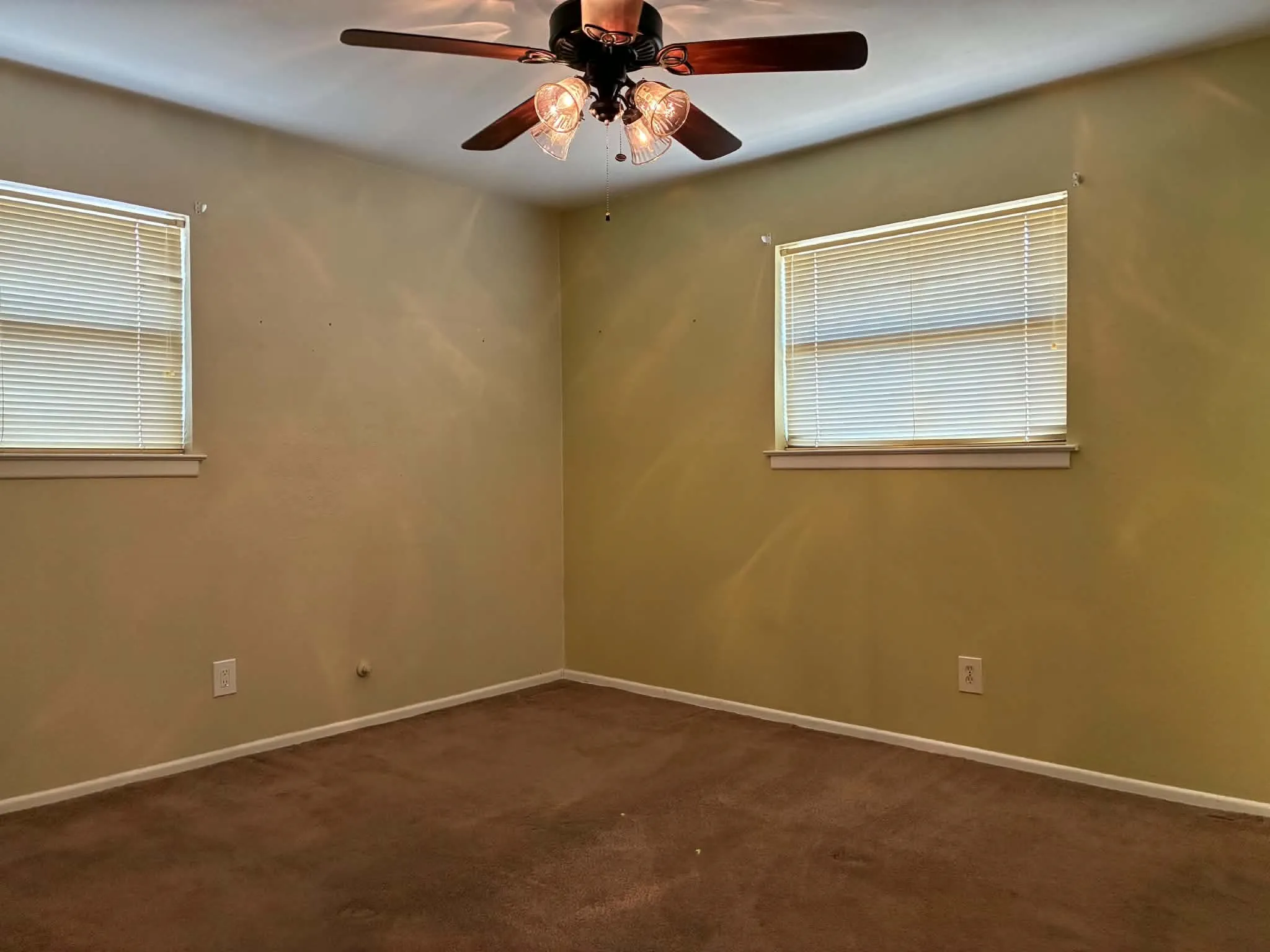 Single Family Residence For Sale in Tarrant County , 3701 Bluebell Drive, Everman, Texas 76140, 3 Bedroom, 2 Bathroom, 2 Garage spaces, 1,504 Sqft, built in 1964, mls#21394890, Real Estate Agent in Everman, Homes For Sale in Tarrant county, Homes For Sale in Everman, Realtor in Everman Texas, Real Estate Brokerage Independent Realty Texas, Luminita Cordes Realtor