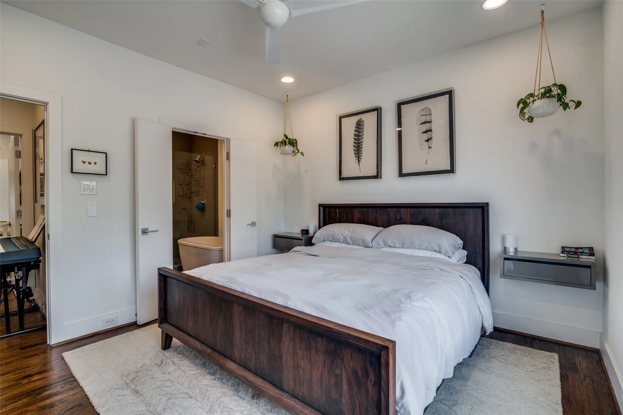 Townhouse For Sale in Dallas County , 5602 Lindell Avenue B, Dallas, Texas 75206, 2 Bedroom, 3 Bathroom, 2 Garage spaces, 1,446 Sqft, built in 2016, mls#21401150, Real Estate Agent in Dallas, Homes For Sale in Dallas county, Homes For Sale in Dallas, Realtor in Dallas Texas, Real Estate Brokerage Independent Realty Texas, Luminita Cordes Realtor