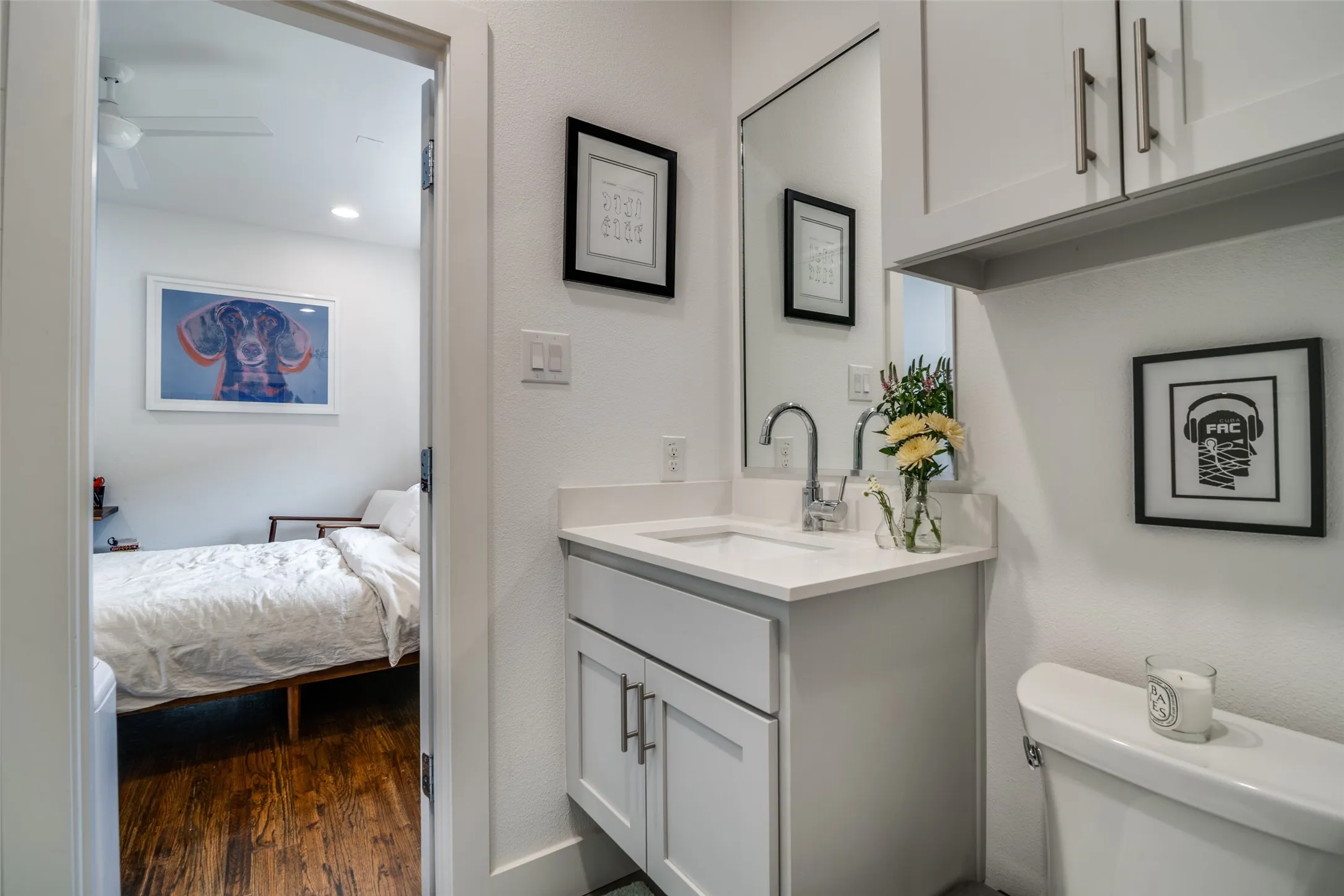 Townhouse For Sale in Dallas County , 5602 Lindell Avenue B, Dallas, Texas 75206, 2 Bedroom, 3 Bathroom, 2 Garage spaces, 1,446 Sqft, built in 2016, mls#21401150, Real Estate Agent in Dallas, Homes For Sale in Dallas county, Homes For Sale in Dallas, Realtor in Dallas Texas, Real Estate Brokerage Independent Realty Texas, Luminita Cordes Realtor