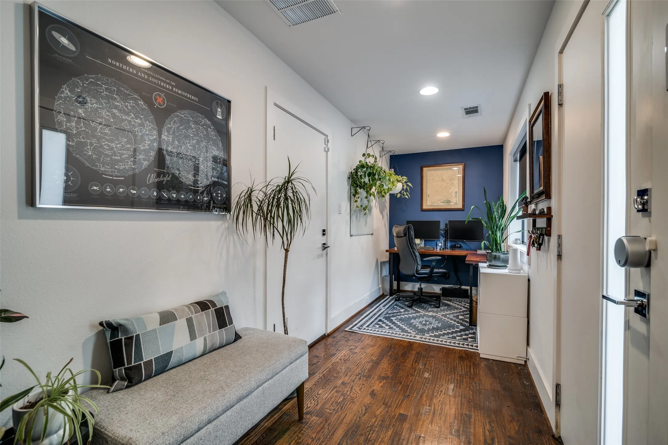 Townhouse For Sale in Dallas County , 5602 Lindell Avenue B, Dallas, Texas 75206, 2 Bedroom, 3 Bathroom, 2 Garage spaces, 1,446 Sqft, built in 2016, mls#21401150, Real Estate Agent in Dallas, Homes For Sale in Dallas county, Homes For Sale in Dallas, Realtor in Dallas Texas, Real Estate Brokerage Independent Realty Texas, Luminita Cordes Realtor