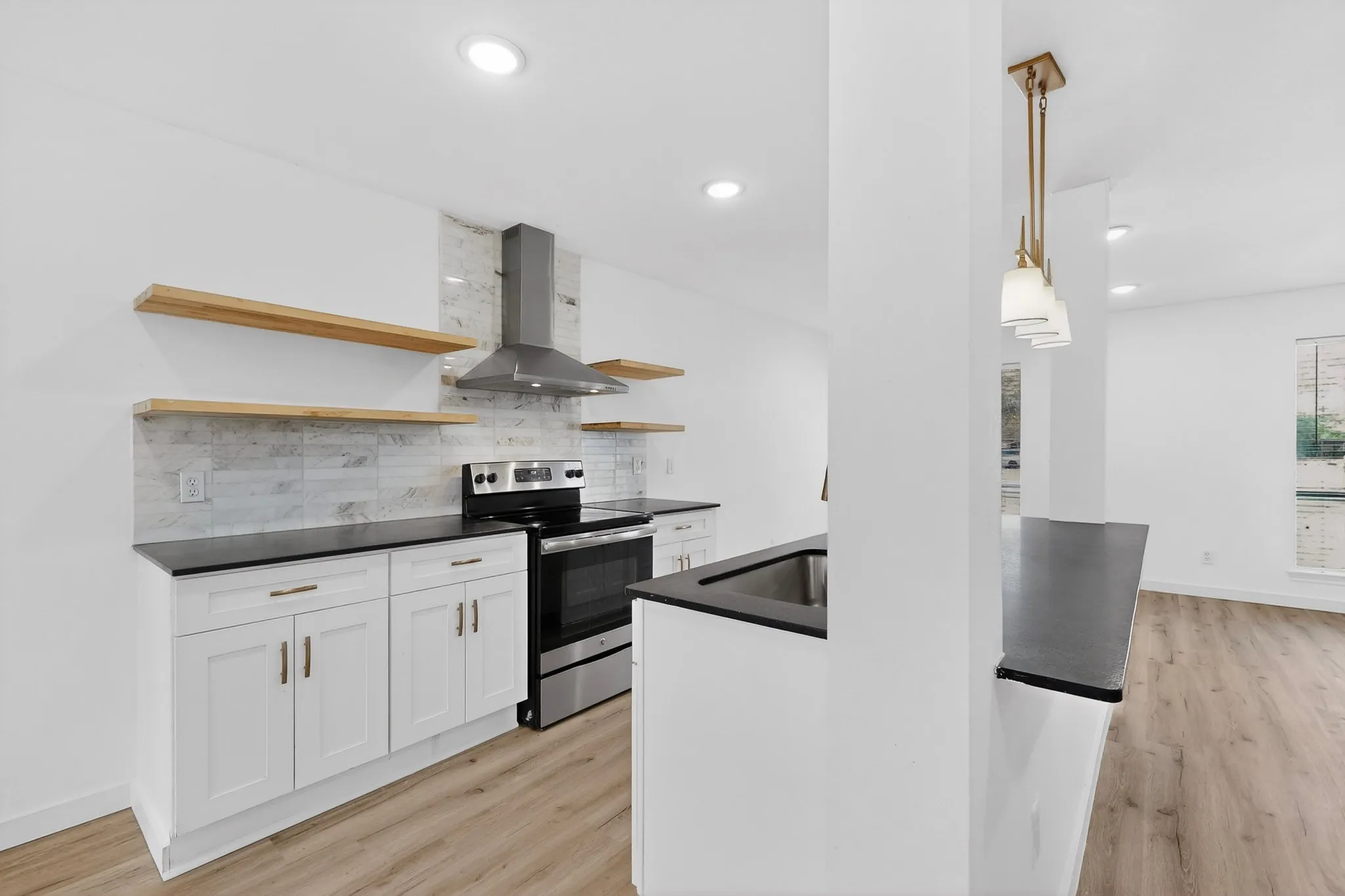 Single Family Residence For Sale in Dallas County , 400 Casa Bello Court, Irving, Texas 75062, 3 Bedroom, 2 Bathroom, 2 Garage spaces, 1,862 Sqft, built in 1966, mls#21403594, Real Estate Agent in Irving, Homes For Sale in Dallas county, Homes For Sale in Irving, Realtor in Irving Texas, Real Estate Brokerage Independent Realty Texas, Luminita Cordes Realtor