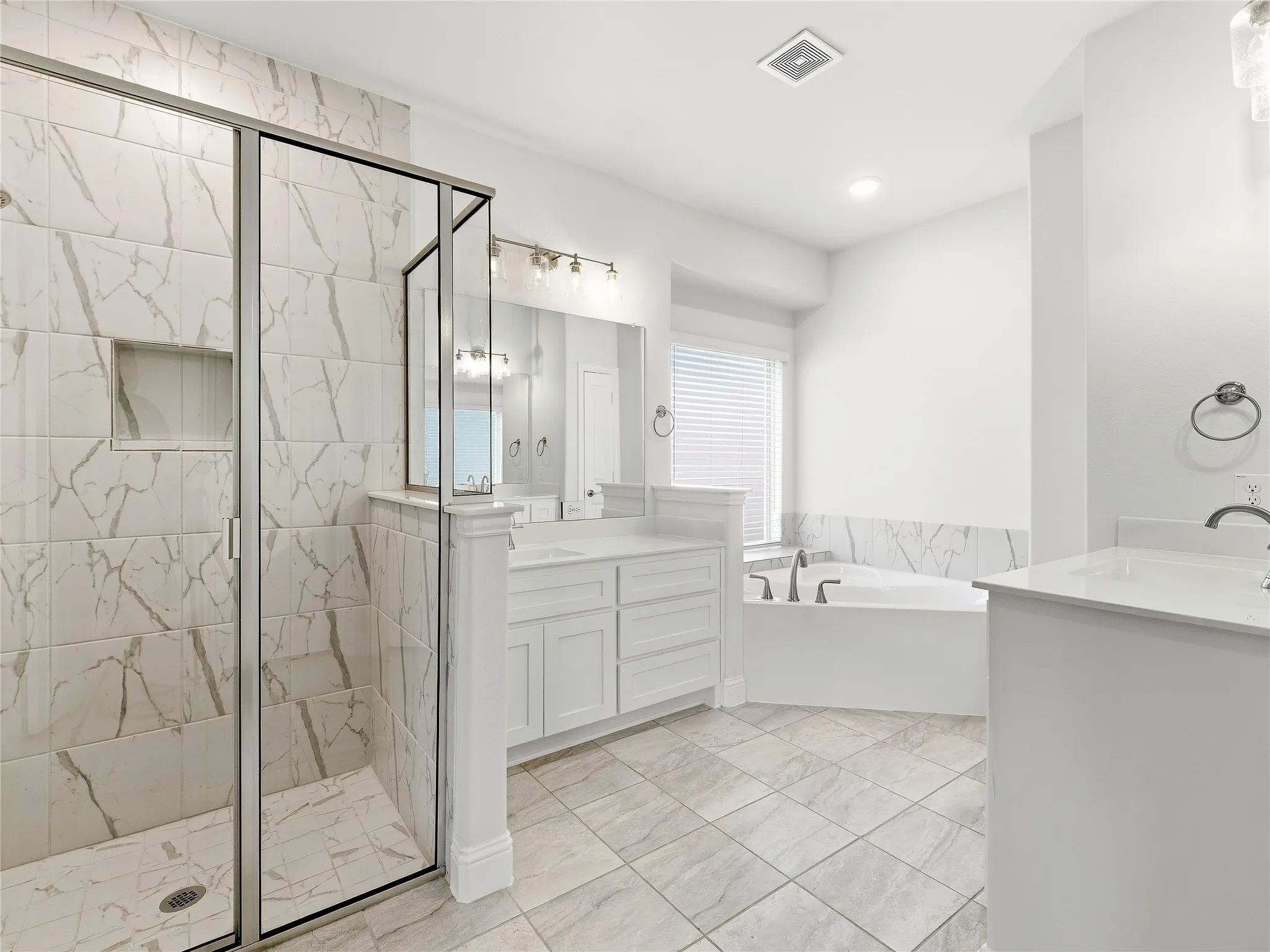 Single Family Residence For Rent in Collin County , 913 Peabody Drive, Mc Kinney, Texas 75071, 5 Bedroom, 4 Bathroom, 2 Garage spaces, 4,200 Sqft, built in 2023, mls#21398602, Real Estate Agent in Mc Kinney, Homes For Rent in Collin county, Homes For Rent in Mc Kinney, Realtor in Mc Kinney Texas, Real Estate Brokerage Independent Realty Texas, Luminita Cordes Realtor