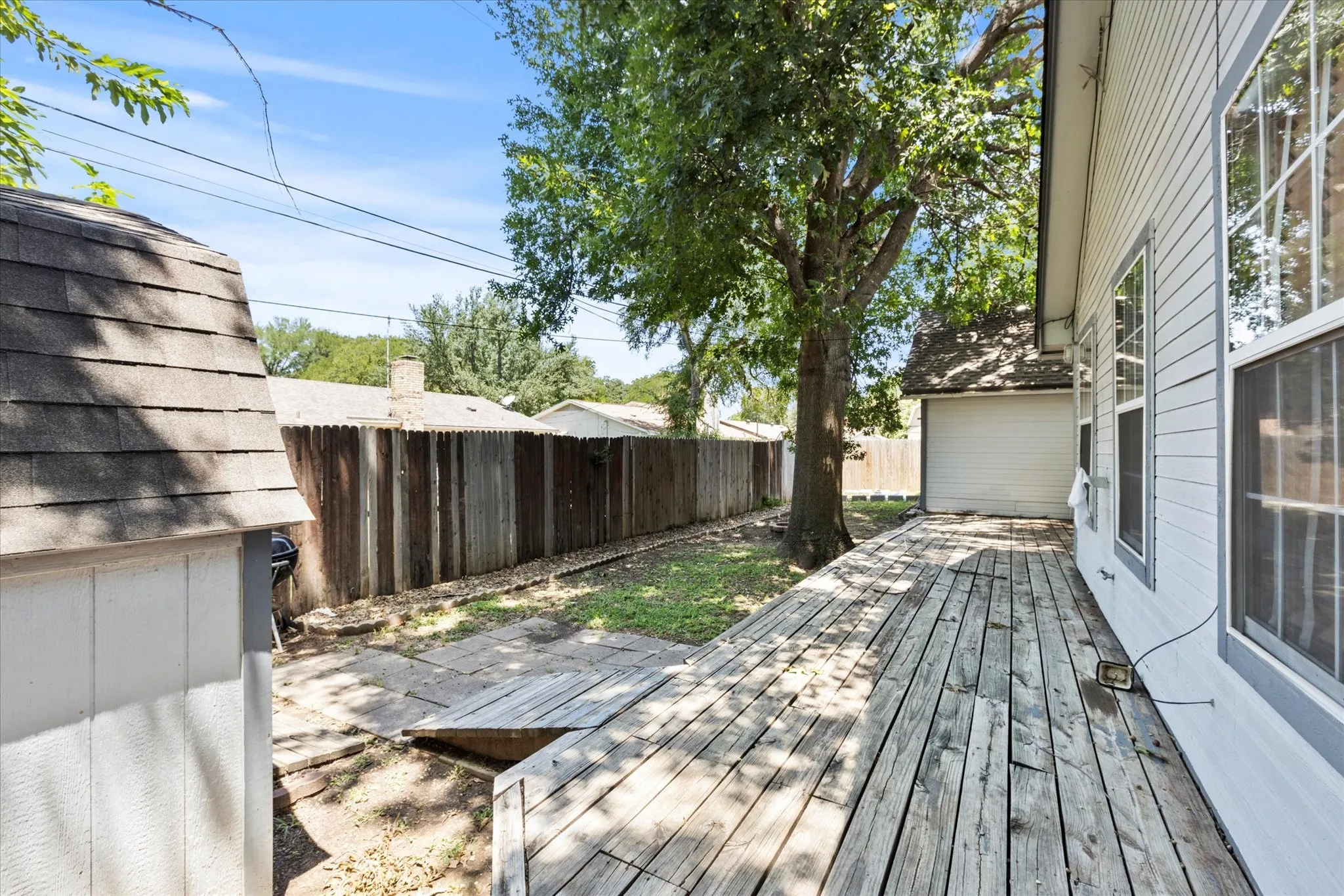 Single Family Residence For Rent in Tarrant County , 2704 Wolff Drive, Arlington, Texas 76015, 4 Bedroom, 3 Bathroom, 2 Garage spaces, 2,848 Sqft, built in 1984, mls#21403596, Real Estate Agent in Arlington, Homes For Rent in Tarrant county, Homes For Rent in Arlington, Realtor in Arlington Texas, Real Estate Brokerage Independent Realty Texas, Luminita Cordes Realtor