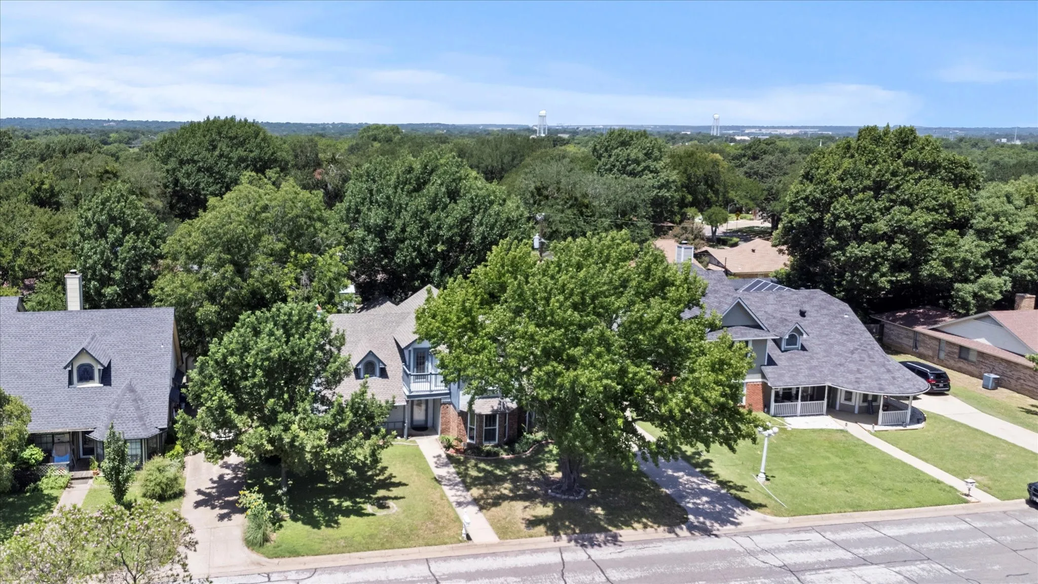 Single Family Residence For Rent in Tarrant County , 2704 Wolff Drive, Arlington, Texas 76015, 4 Bedroom, 3 Bathroom, 2 Garage spaces, 2,848 Sqft, built in 1984, mls#21403596, Real Estate Agent in Arlington, Homes For Rent in Tarrant county, Homes For Rent in Arlington, Realtor in Arlington Texas, Real Estate Brokerage Independent Realty Texas, Luminita Cordes Realtor