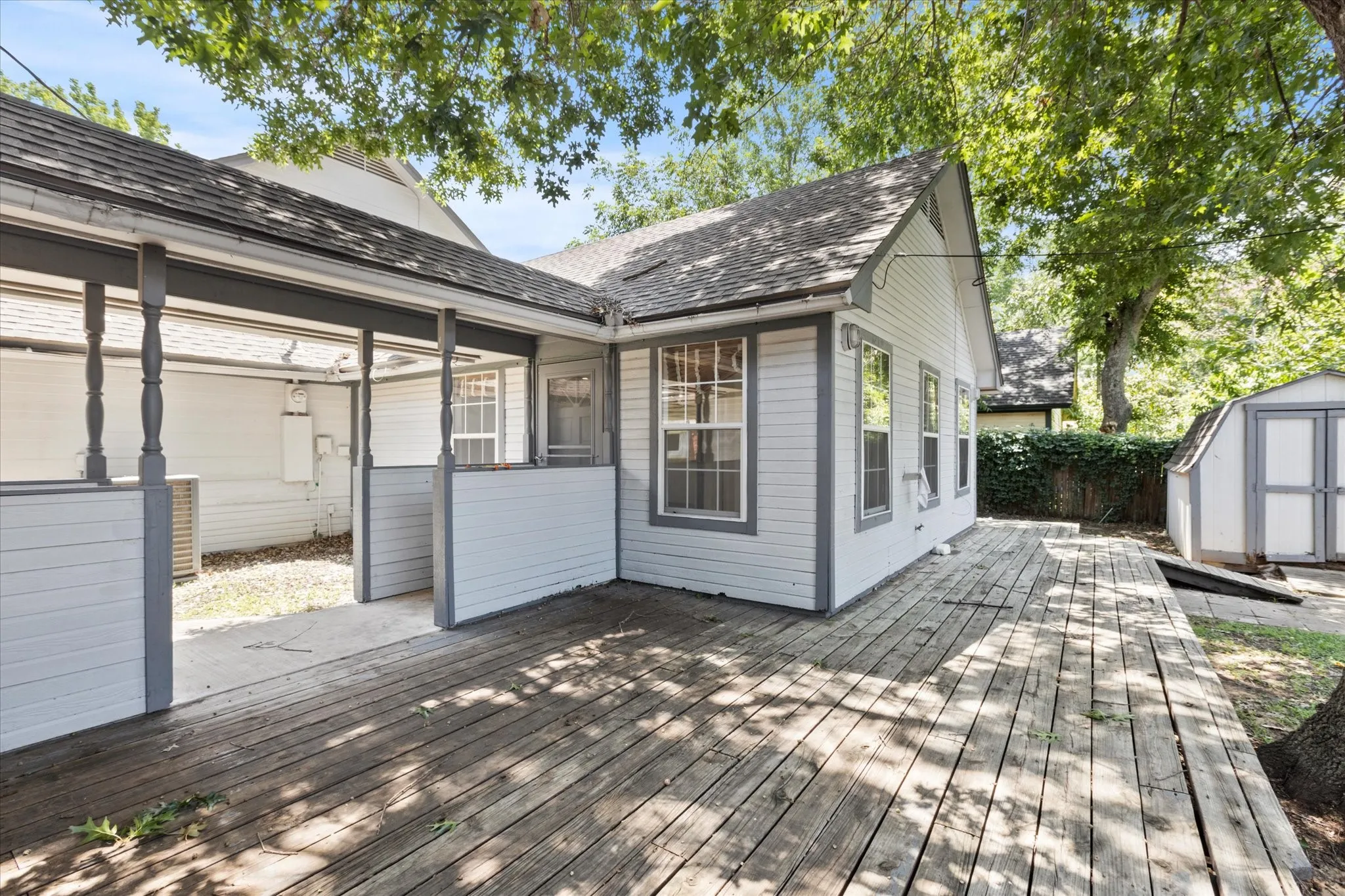 Single Family Residence For Rent in Tarrant County , 2704 Wolff Drive, Arlington, Texas 76015, 4 Bedroom, 3 Bathroom, 2 Garage spaces, 2,848 Sqft, built in 1984, mls#21403596, Real Estate Agent in Arlington, Homes For Rent in Tarrant county, Homes For Rent in Arlington, Realtor in Arlington Texas, Real Estate Brokerage Independent Realty Texas, Luminita Cordes Realtor