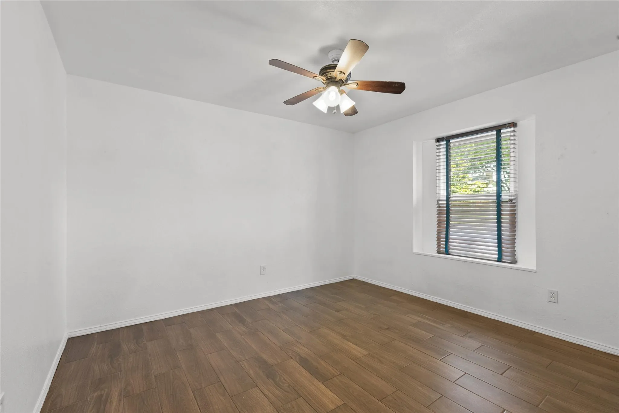 Single Family Residence For Rent in Tarrant County , 2704 Wolff Drive, Arlington, Texas 76015, 4 Bedroom, 3 Bathroom, 2 Garage spaces, 2,848 Sqft, built in 1984, mls#21403596, Real Estate Agent in Arlington, Homes For Rent in Tarrant county, Homes For Rent in Arlington, Realtor in Arlington Texas, Real Estate Brokerage Independent Realty Texas, Luminita Cordes Realtor