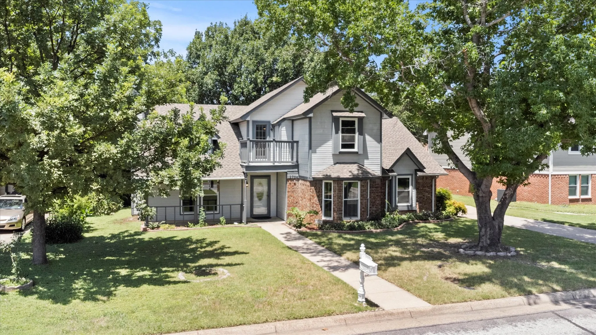 Single Family Residence For Rent in Tarrant County , 2704 Wolff Drive, Arlington, Texas 76015, 4 Bedroom, 3 Bathroom, 2 Garage spaces, 2,848 Sqft, built in 1984, mls#21403596, Real Estate Agent in Arlington, Homes For Rent in Tarrant county, Homes For Rent in Arlington, Realtor in Arlington Texas, Real Estate Brokerage Independent Realty Texas, Luminita Cordes Realtor