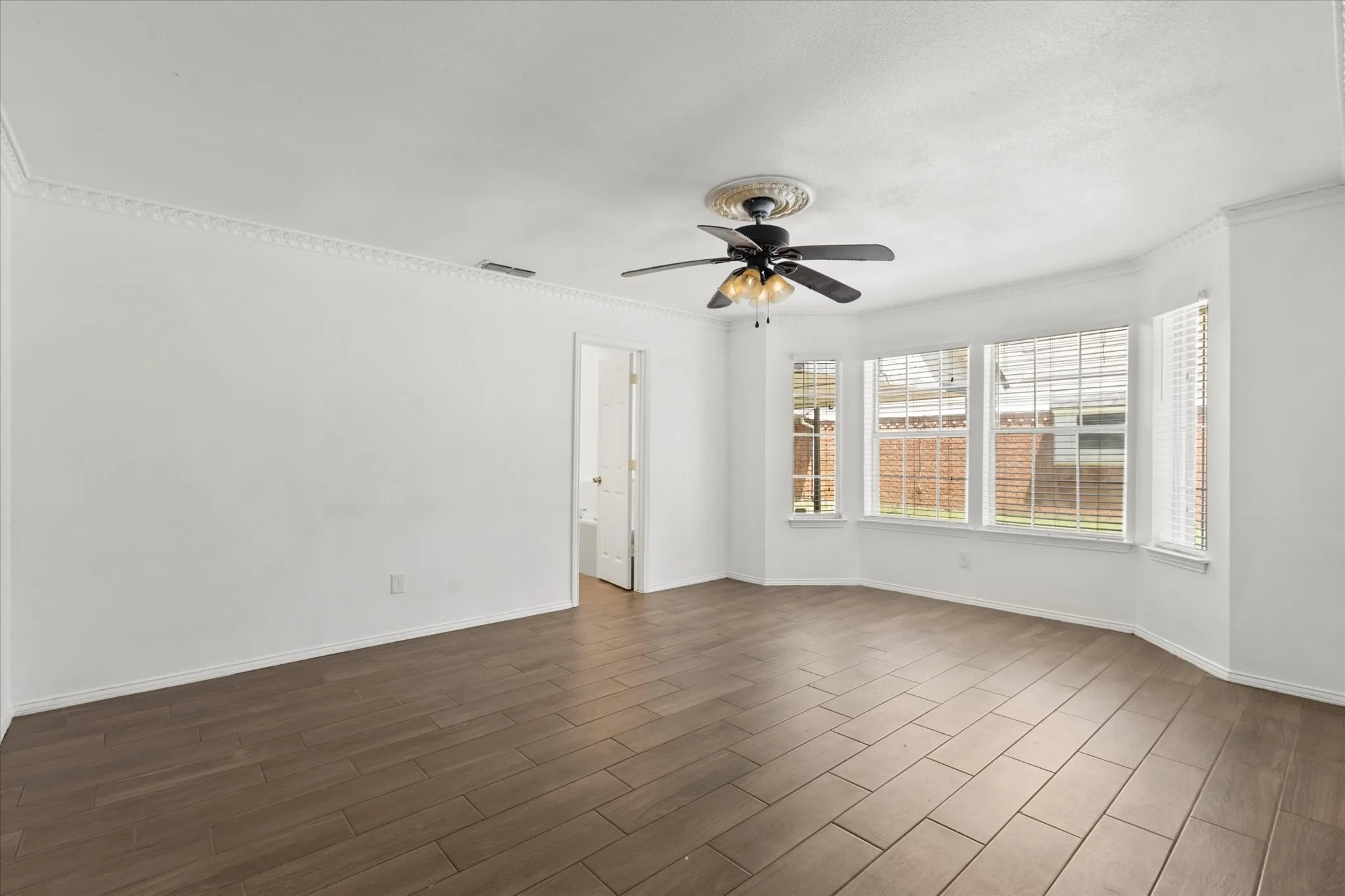 Single Family Residence For Rent in Tarrant County , 2704 Wolff Drive, Arlington, Texas 76015, 4 Bedroom, 3 Bathroom, 2 Garage spaces, 2,848 Sqft, built in 1984, mls#21403596, Real Estate Agent in Arlington, Homes For Rent in Tarrant county, Homes For Rent in Arlington, Realtor in Arlington Texas, Real Estate Brokerage Independent Realty Texas, Luminita Cordes Realtor