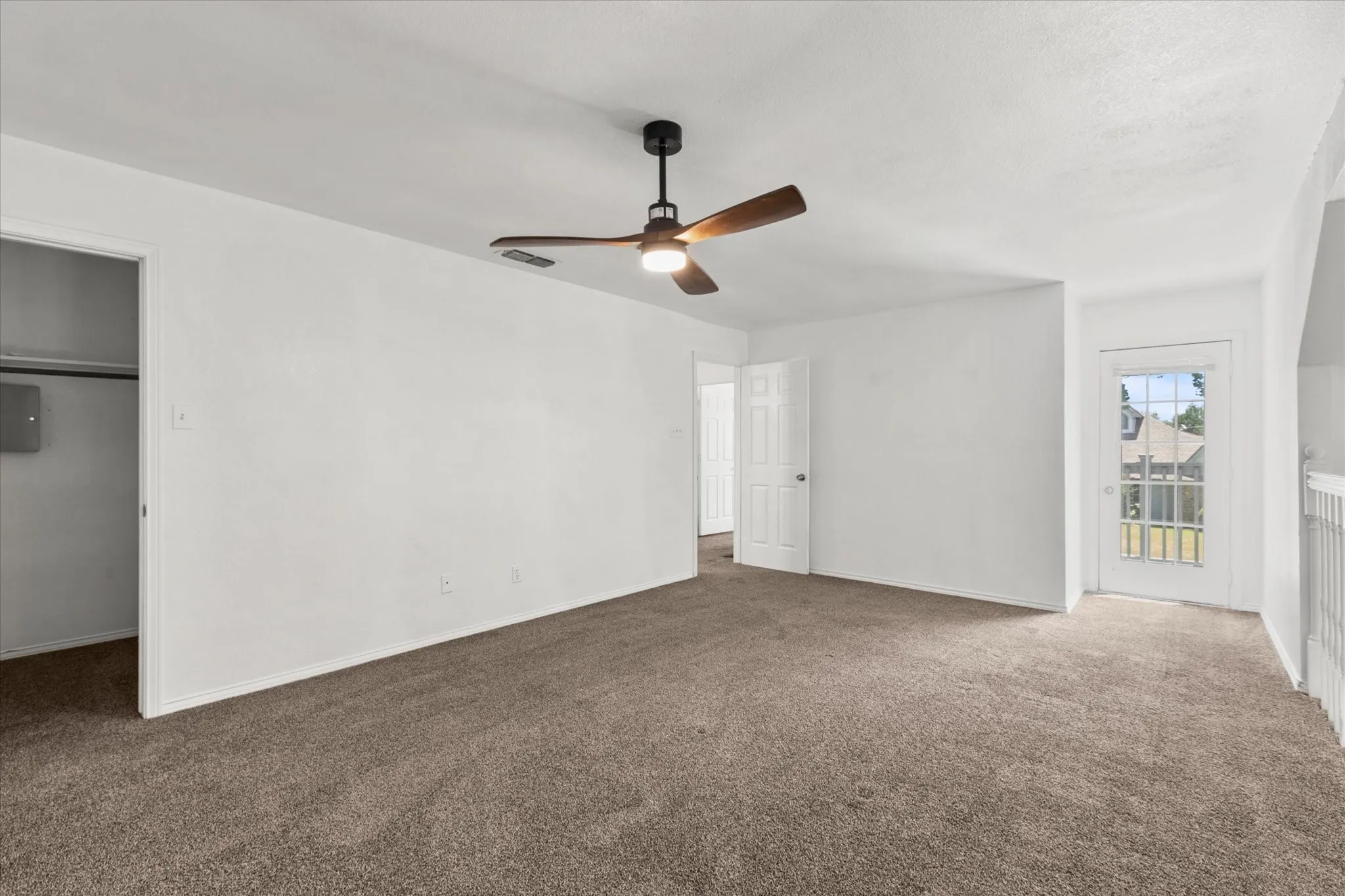 Single Family Residence For Rent in Tarrant County , 2704 Wolff Drive, Arlington, Texas 76015, 4 Bedroom, 3 Bathroom, 2 Garage spaces, 2,848 Sqft, built in 1984, mls#21403596, Real Estate Agent in Arlington, Homes For Rent in Tarrant county, Homes For Rent in Arlington, Realtor in Arlington Texas, Real Estate Brokerage Independent Realty Texas, Luminita Cordes Realtor