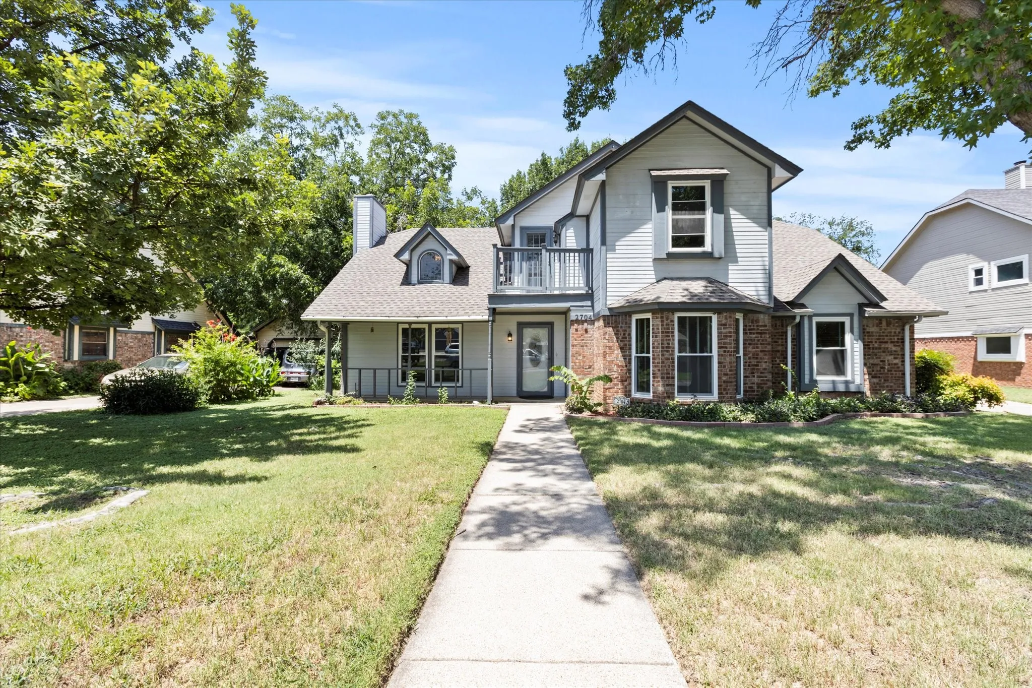 Single Family Residence For Rent in Tarrant County , 2704 Wolff Drive, Arlington, Texas 76015, 4 Bedroom, 3 Bathroom, 2 Garage spaces, 2,848 Sqft, built in 1984, mls#21403596, Real Estate Agent in Arlington, Homes For Rent in Tarrant county, Homes For Rent in Arlington, Realtor in Arlington Texas, Real Estate Brokerage Independent Realty Texas, Luminita Cordes Realtor