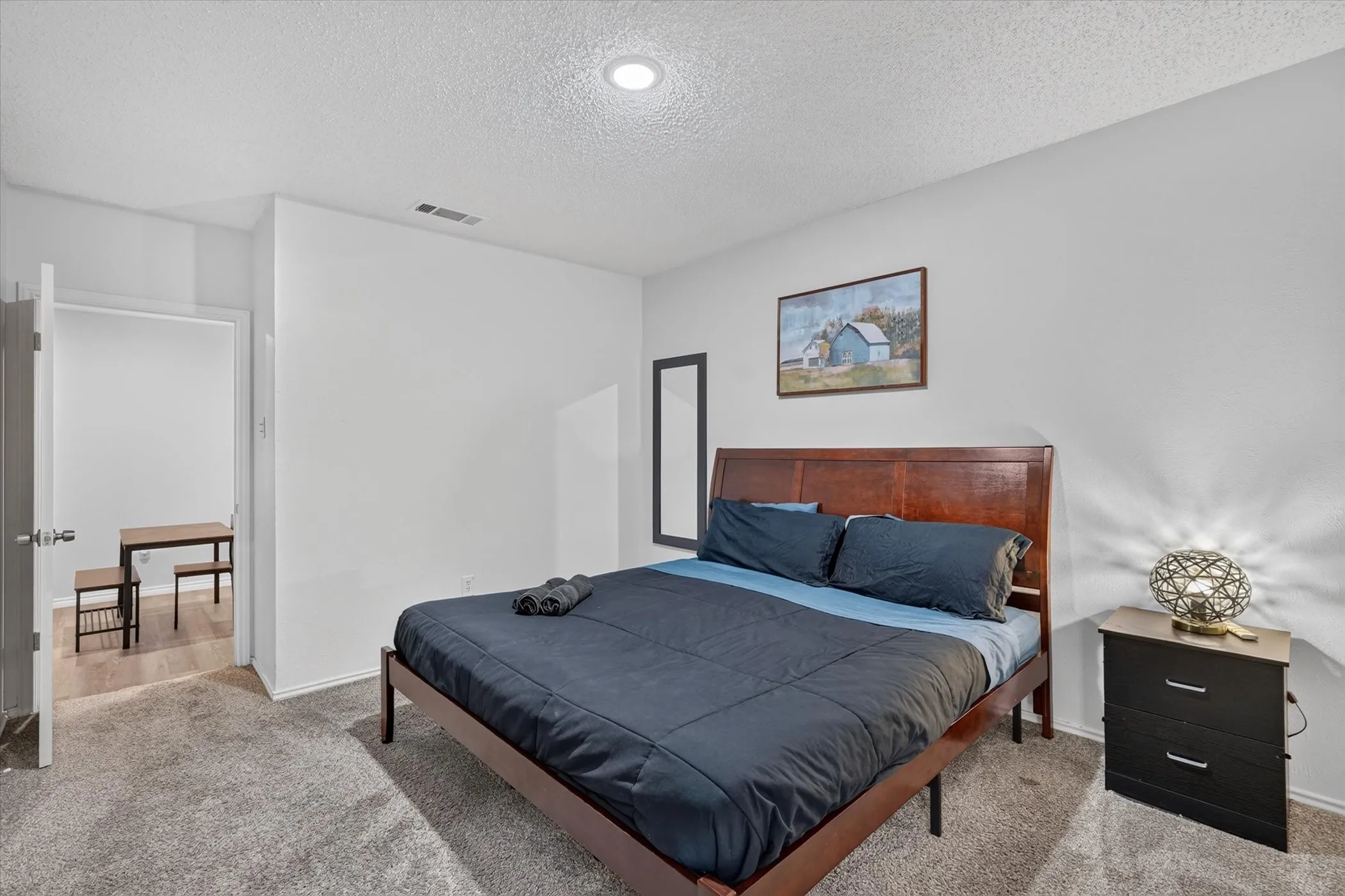 Condominium For Sale in Dallas County , 9254 Forest Lane 106, Dallas, Texas 75243, 1 Bedroom, 1 Bathroom, Garage spaces, 748 Sqft, built in 1982, mls#21403598, Real Estate Agent in Dallas, Homes For Sale in Dallas county, Homes For Sale in Dallas, Realtor in Dallas Texas, Real Estate Brokerage Independent Realty Texas, Luminita Cordes Realtor
