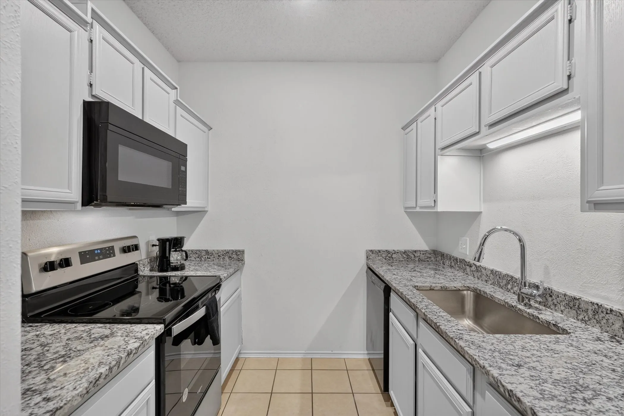 Condominium For Sale in Dallas County , 9254 Forest Lane 106, Dallas, Texas 75243, 1 Bedroom, 1 Bathroom, Garage spaces, 748 Sqft, built in 1982, mls#21403598, Real Estate Agent in Dallas, Homes For Sale in Dallas county, Homes For Sale in Dallas, Realtor in Dallas Texas, Real Estate Brokerage Independent Realty Texas, Luminita Cordes Realtor