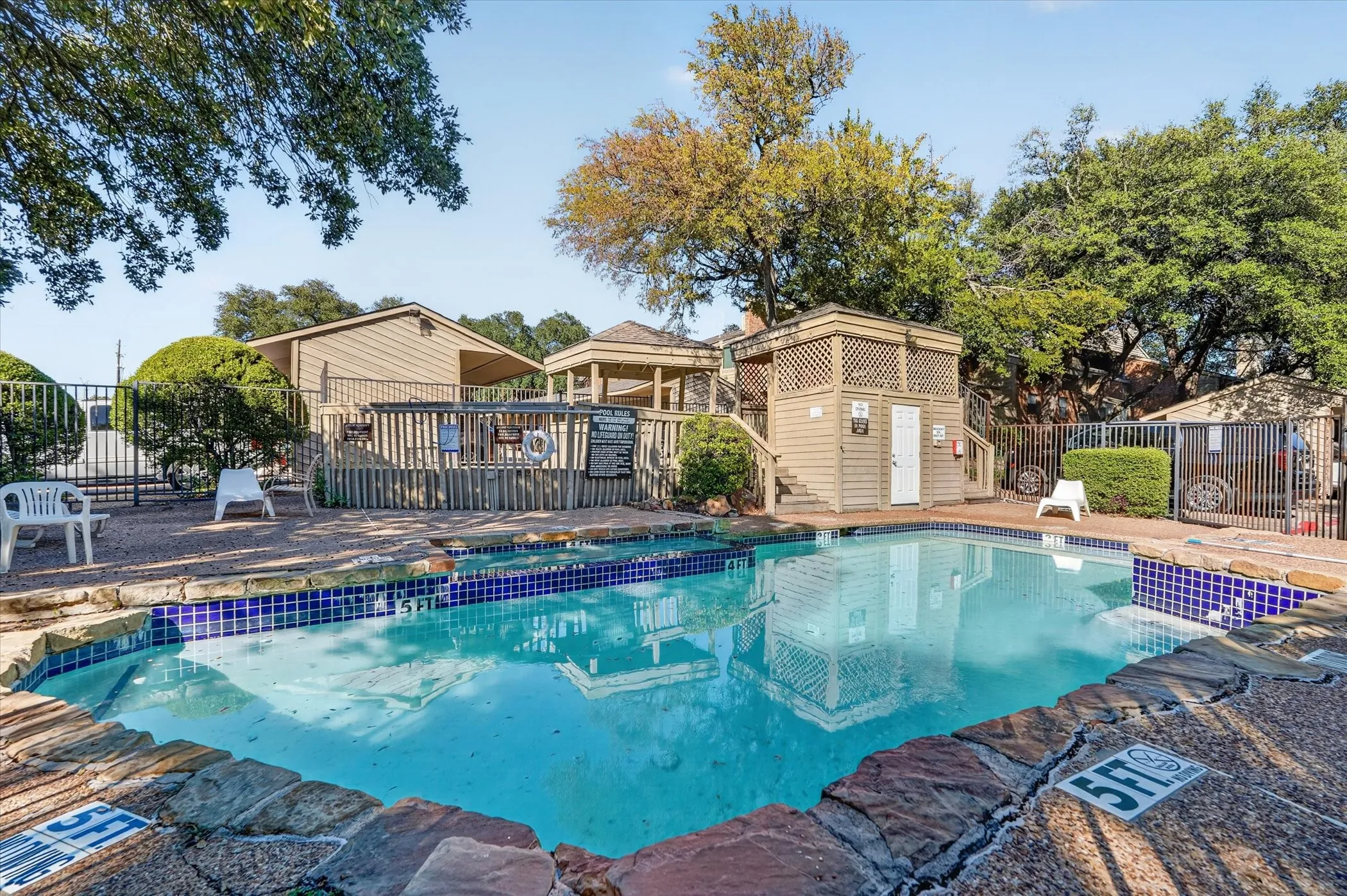 Condominium For Sale in Dallas County , 9254 Forest Lane 106, Dallas, Texas 75243, 1 Bedroom, 1 Bathroom, Garage spaces, 748 Sqft, built in 1982, mls#21403598, Real Estate Agent in Dallas, Homes For Sale in Dallas county, Homes For Sale in Dallas, Realtor in Dallas Texas, Real Estate Brokerage Independent Realty Texas, Luminita Cordes Realtor